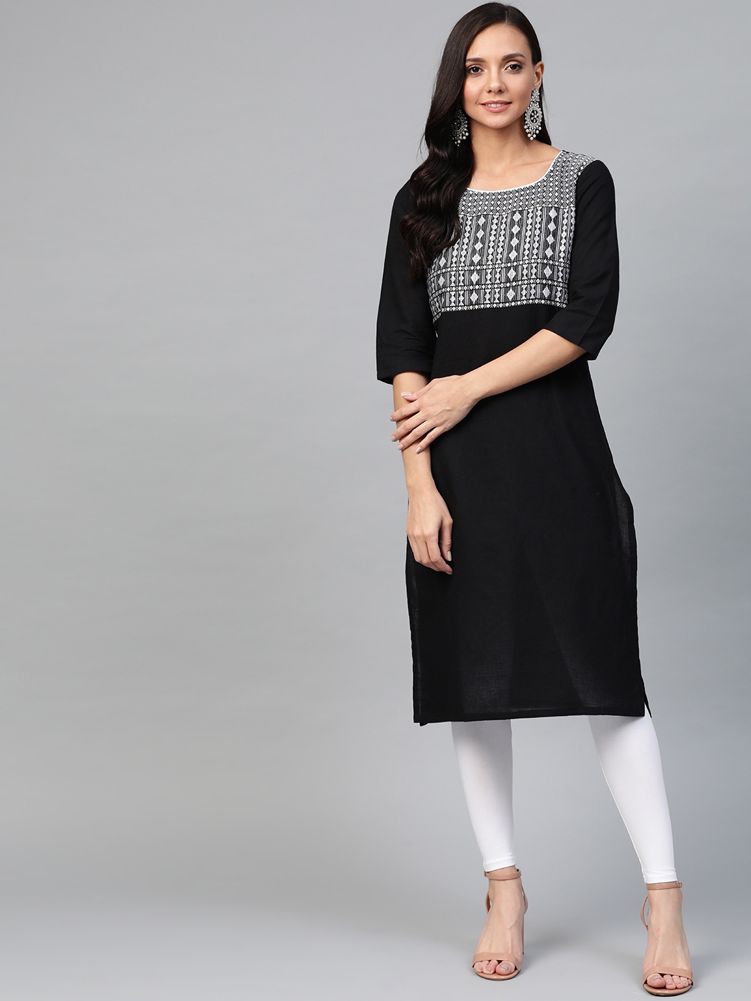 

AURELIA Women Black & Off-White Geometric Yoke Pattern Yard Dyed Straight Kurta