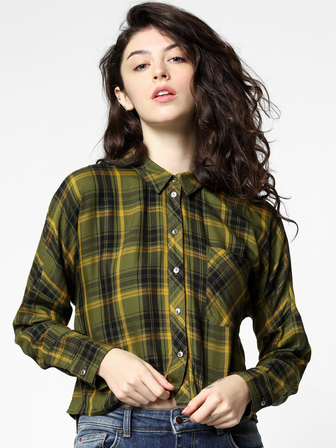 

ONLY Women Green & Yellow Regular Fit Checked Casual Cropped Shirt