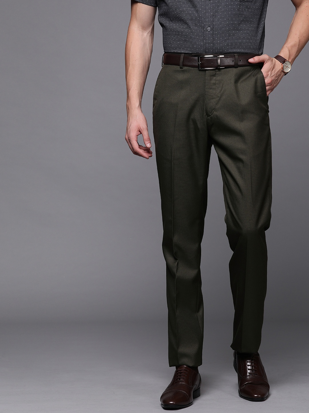 

Raymond Men Brown Contemporary Fit Checked Formal Trousers