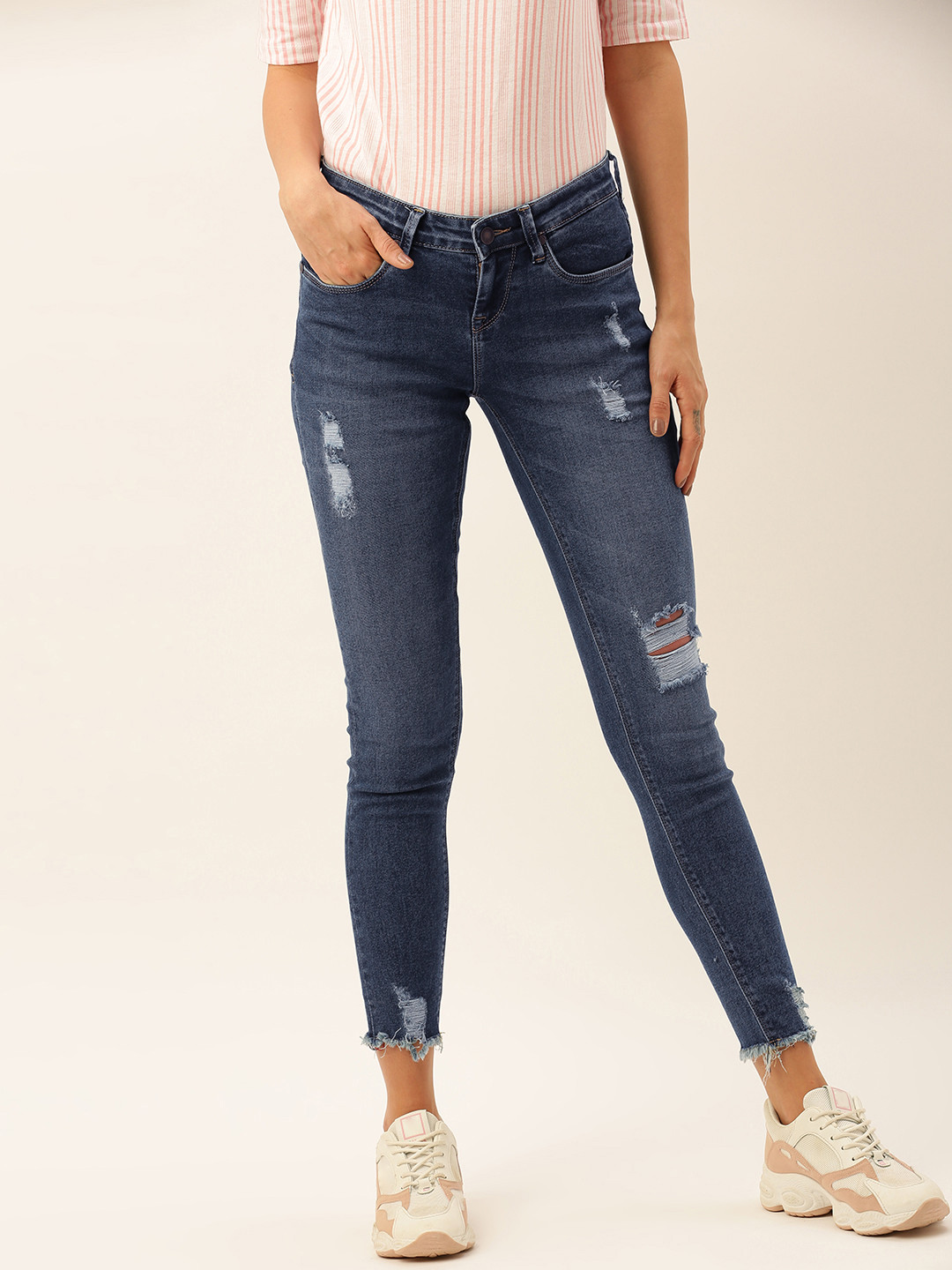

Moda Rapido Women Blue Skinny Fit Mid-Rise Mildly Distressed Stretchable Cropped Jeans