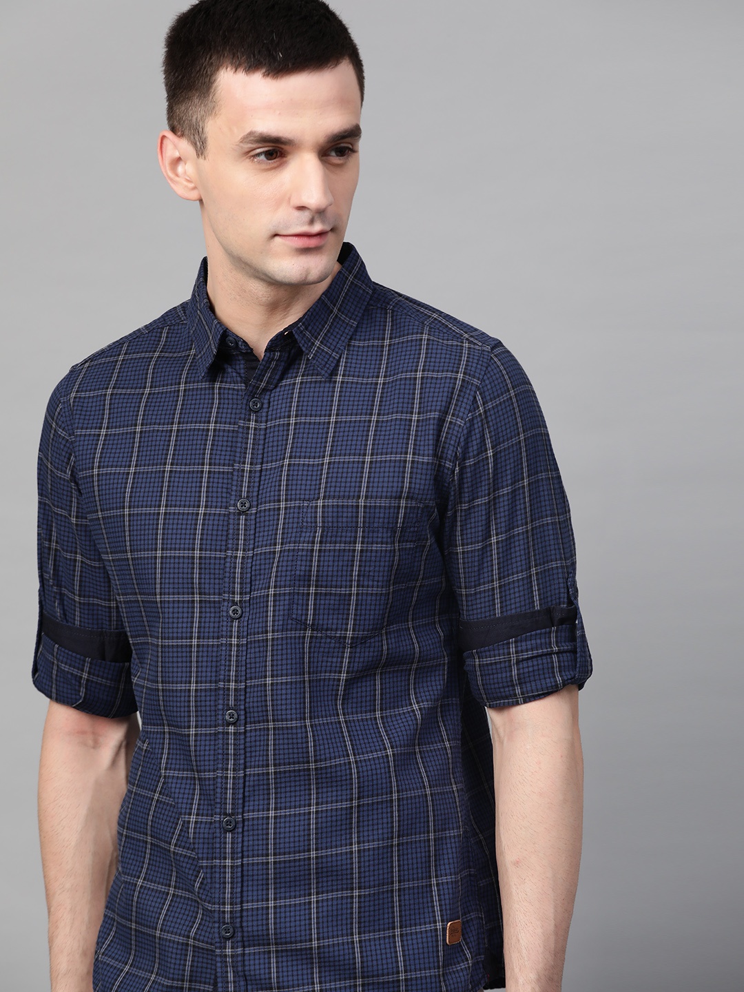 

Roadster Men Navy Blue & Grey Regular Fit Checked Casual Shirt