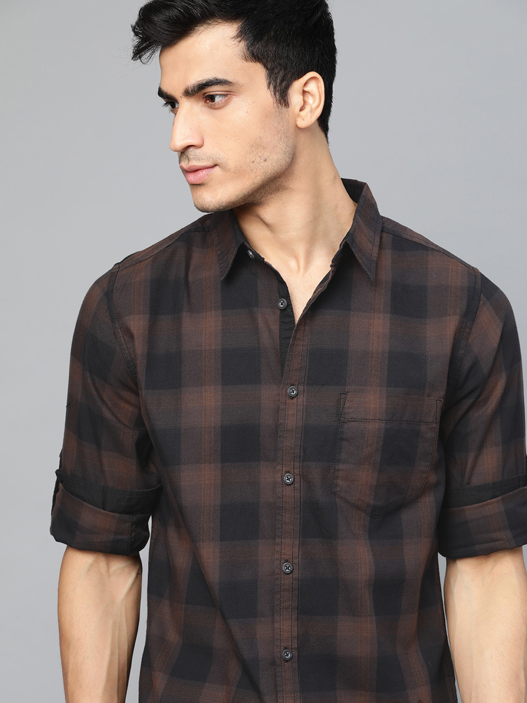 

Roadster Men Black & Brown Regular Fit Checked Casual Shirt