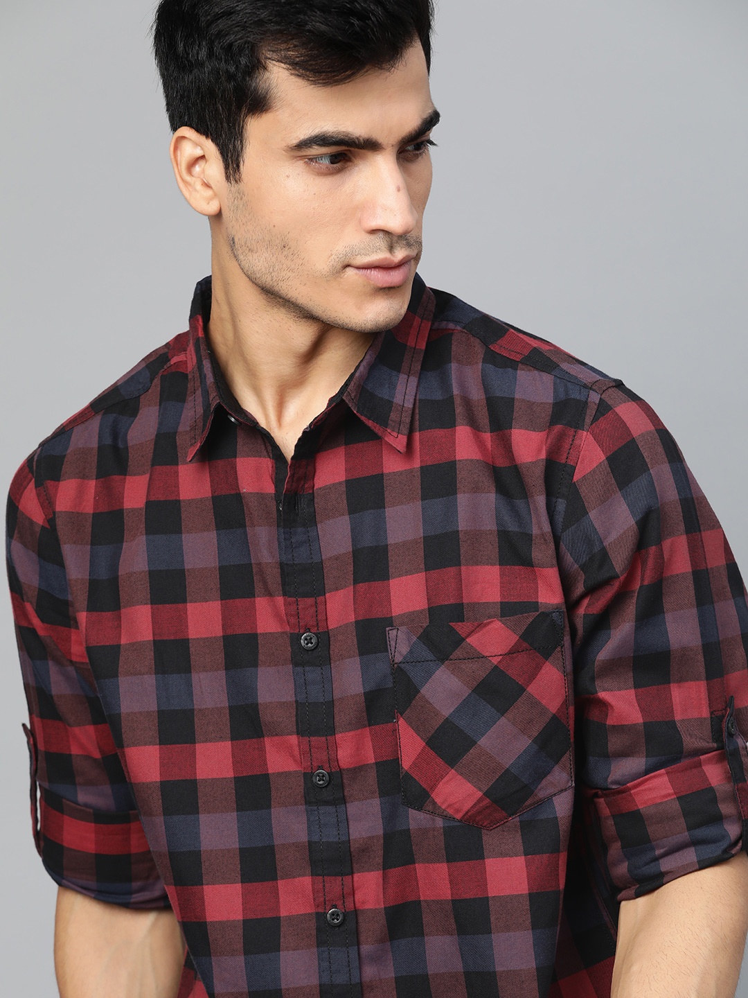 

Roadster Men Black & Coral Red Regular Fit Checked Casual Shirt