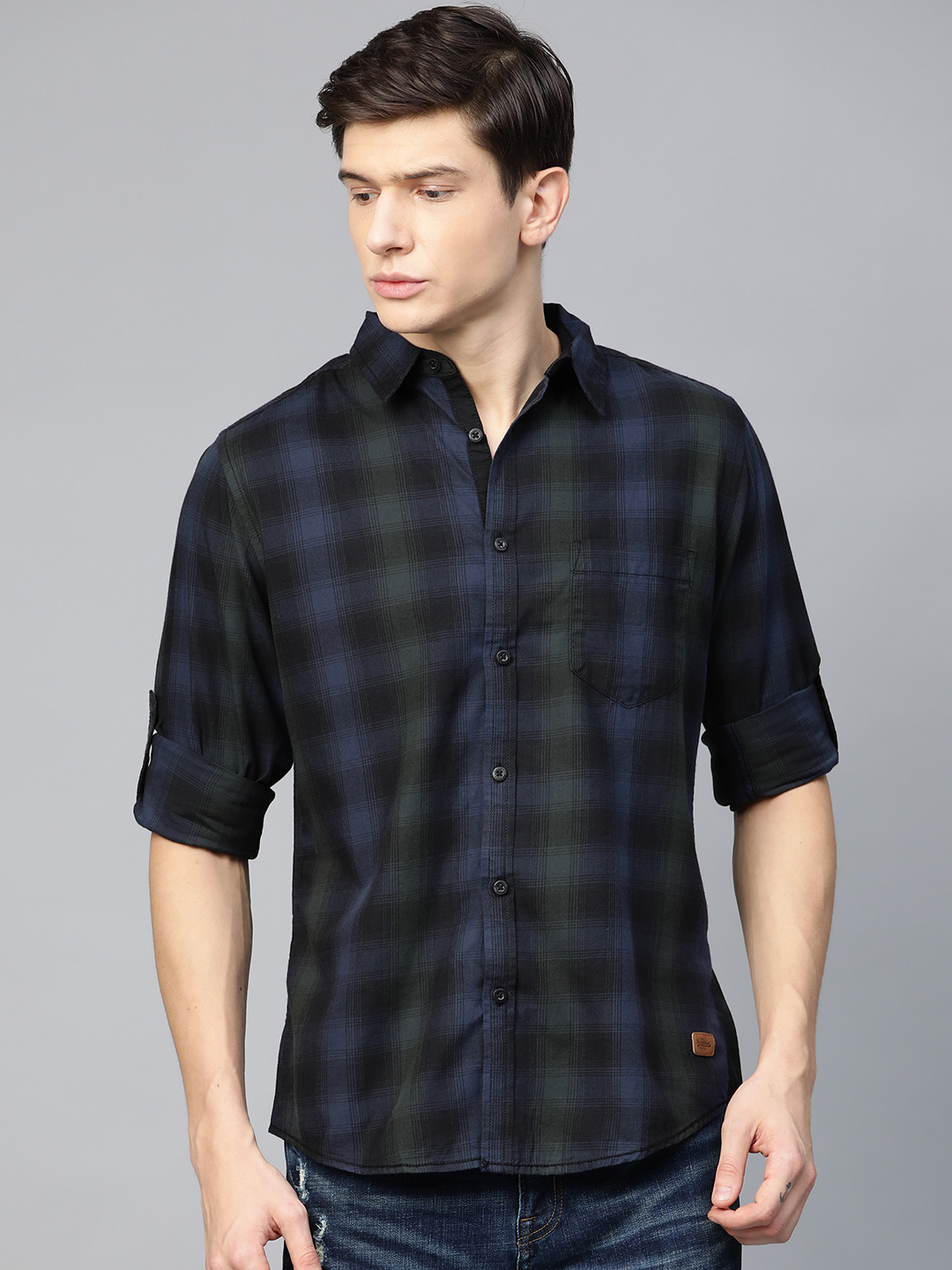 

Roadster Men Navy Blue & Black Regular Fit Checked Casual Shirt