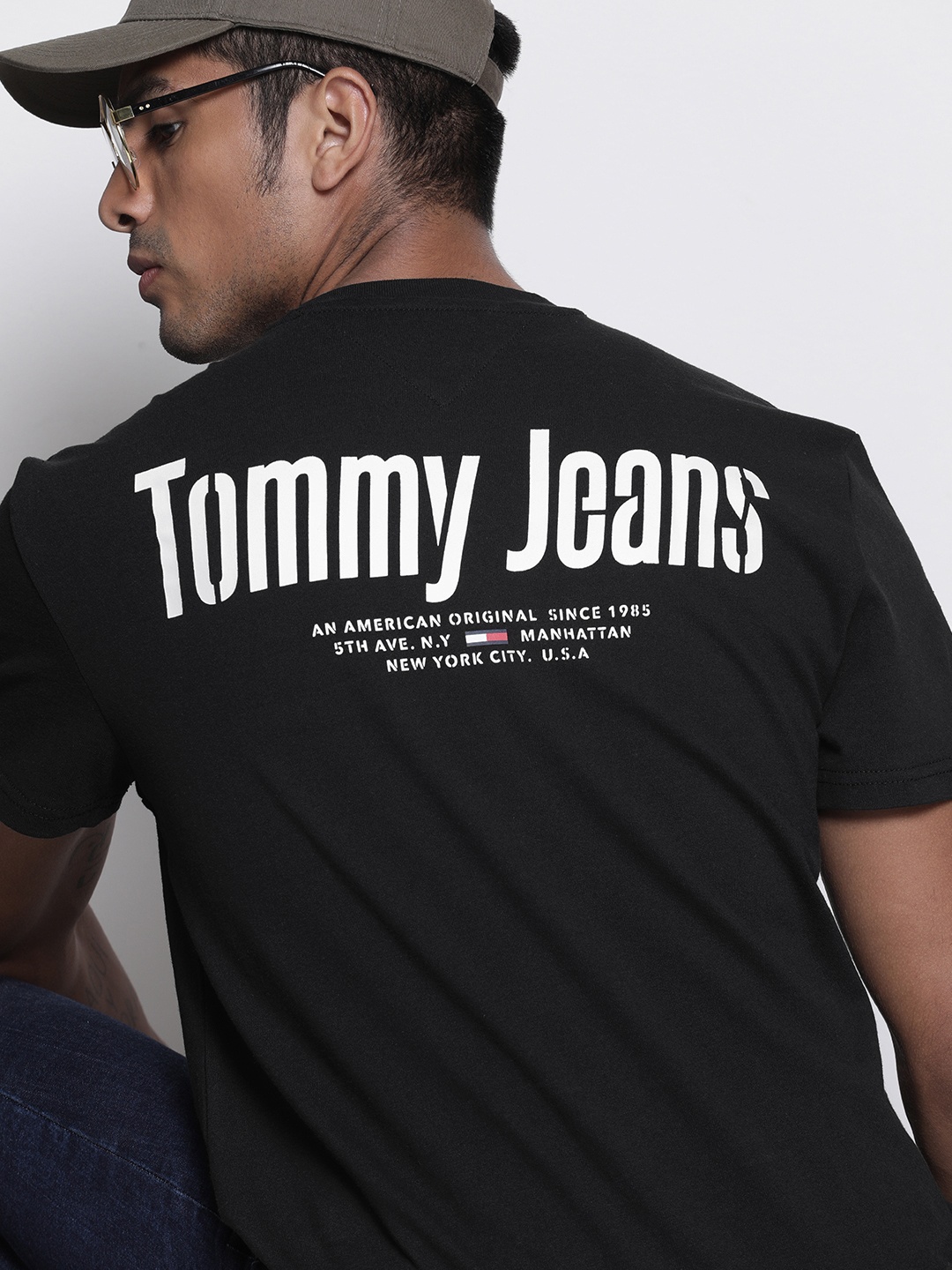 

Tommy Hilfiger Men Black Printed Round Neck Pure Cotton T-shirt