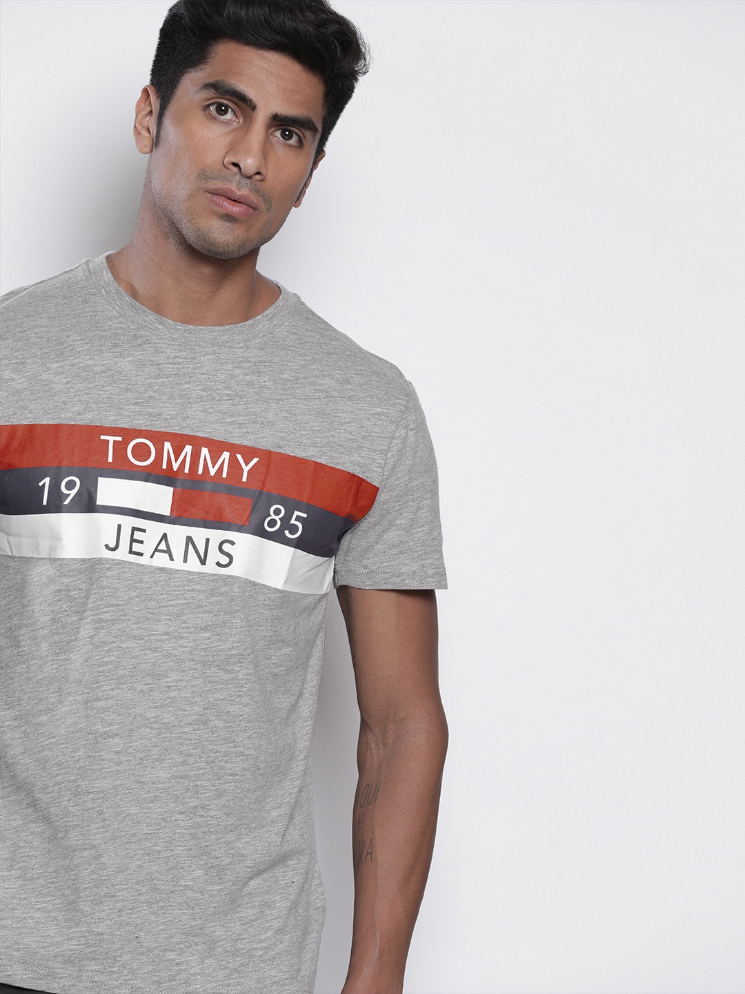 

Tommy Hilfiger Men Grey Melange & Red Printed Round Neck T-shirt