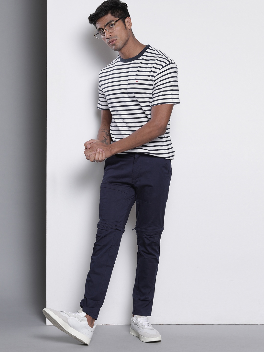 

Tommy Hilfiger Men White Navy Blue Striped Round Neck Pure Cotton T-shirt