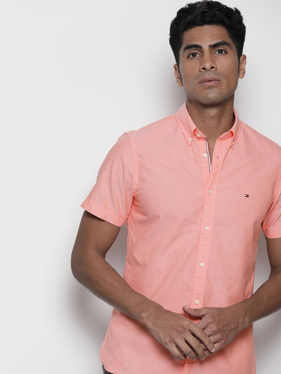 

Tommy Hilfiger Men Red Solid Slim Fit Casual Shirt