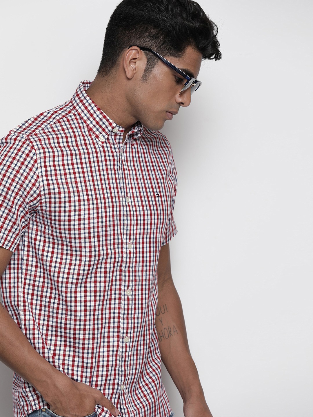 

Tommy Hilfiger Men Red & White Regular Fit Checked Casual Shirt