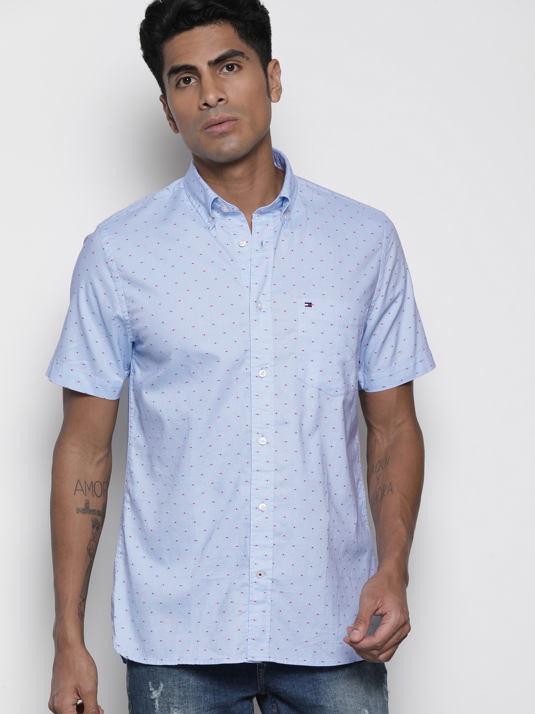 

Tommy Hilfiger Men Blue & Red Self Design Regular Fit Casual Shirt