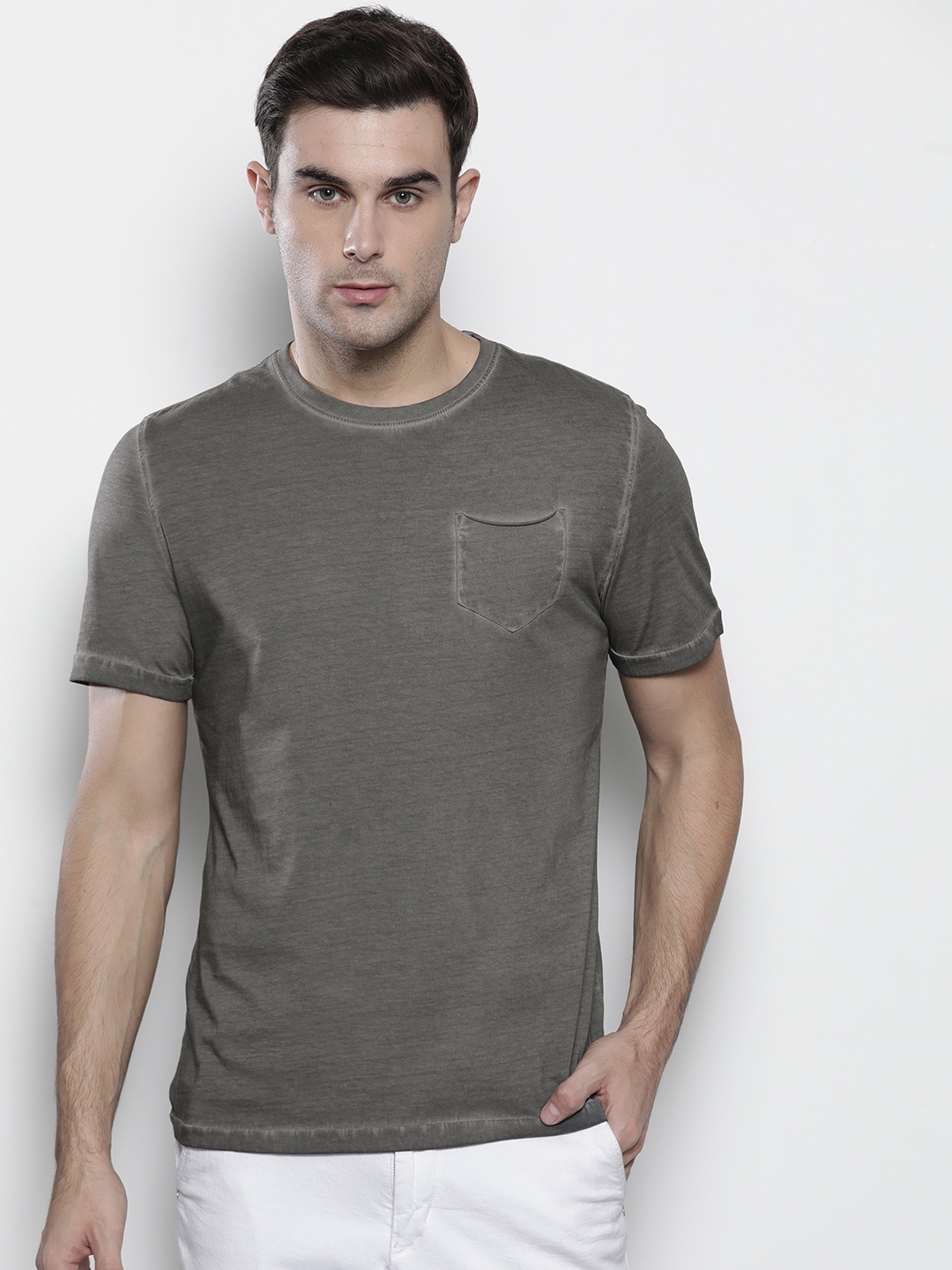 

Marks & Spencer Men Charcoal Grey Solid Round Neck T-shirt