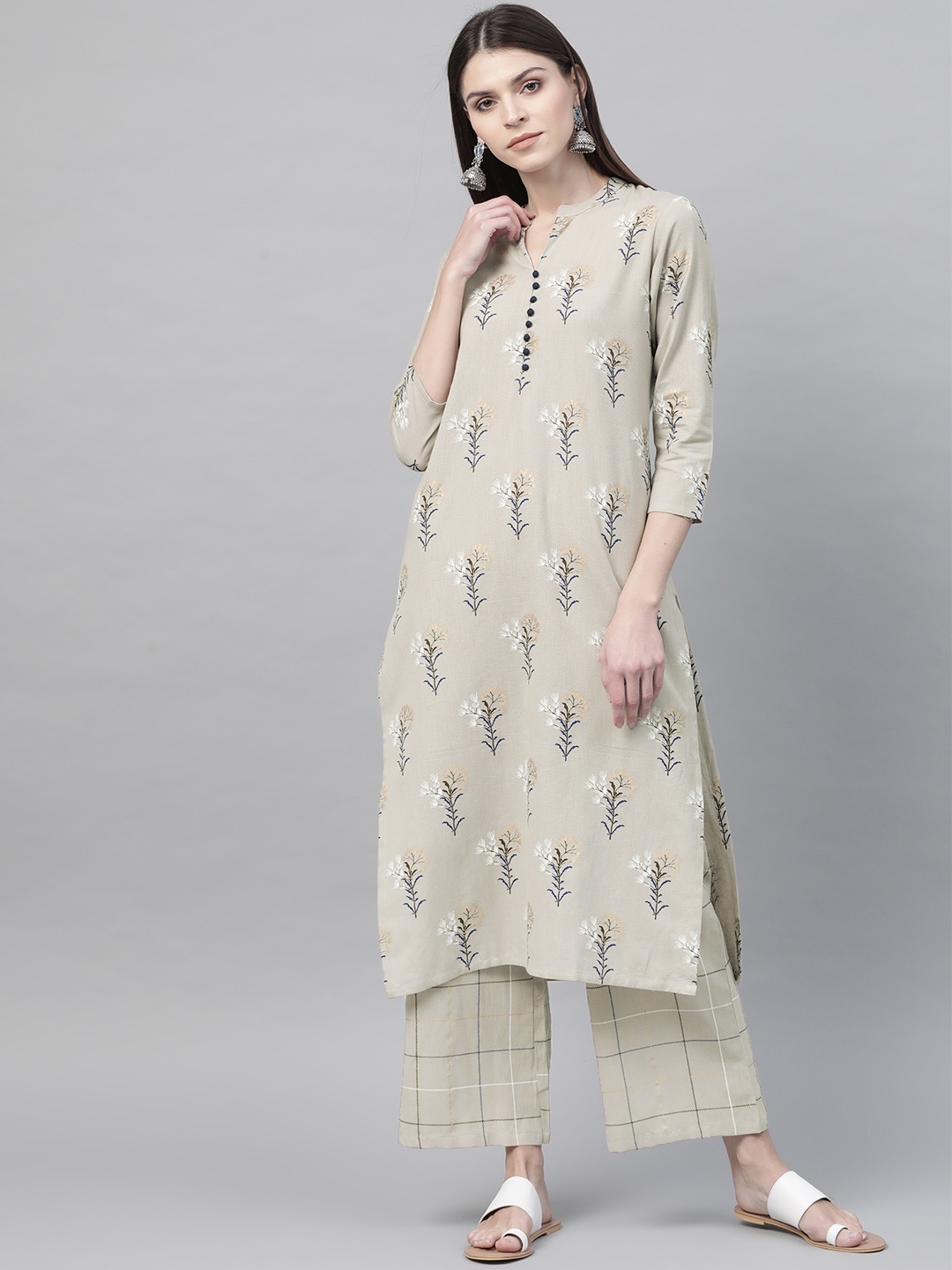 

AHIKA Women Grey & Navy Blue Printed Kurta with Palazzos