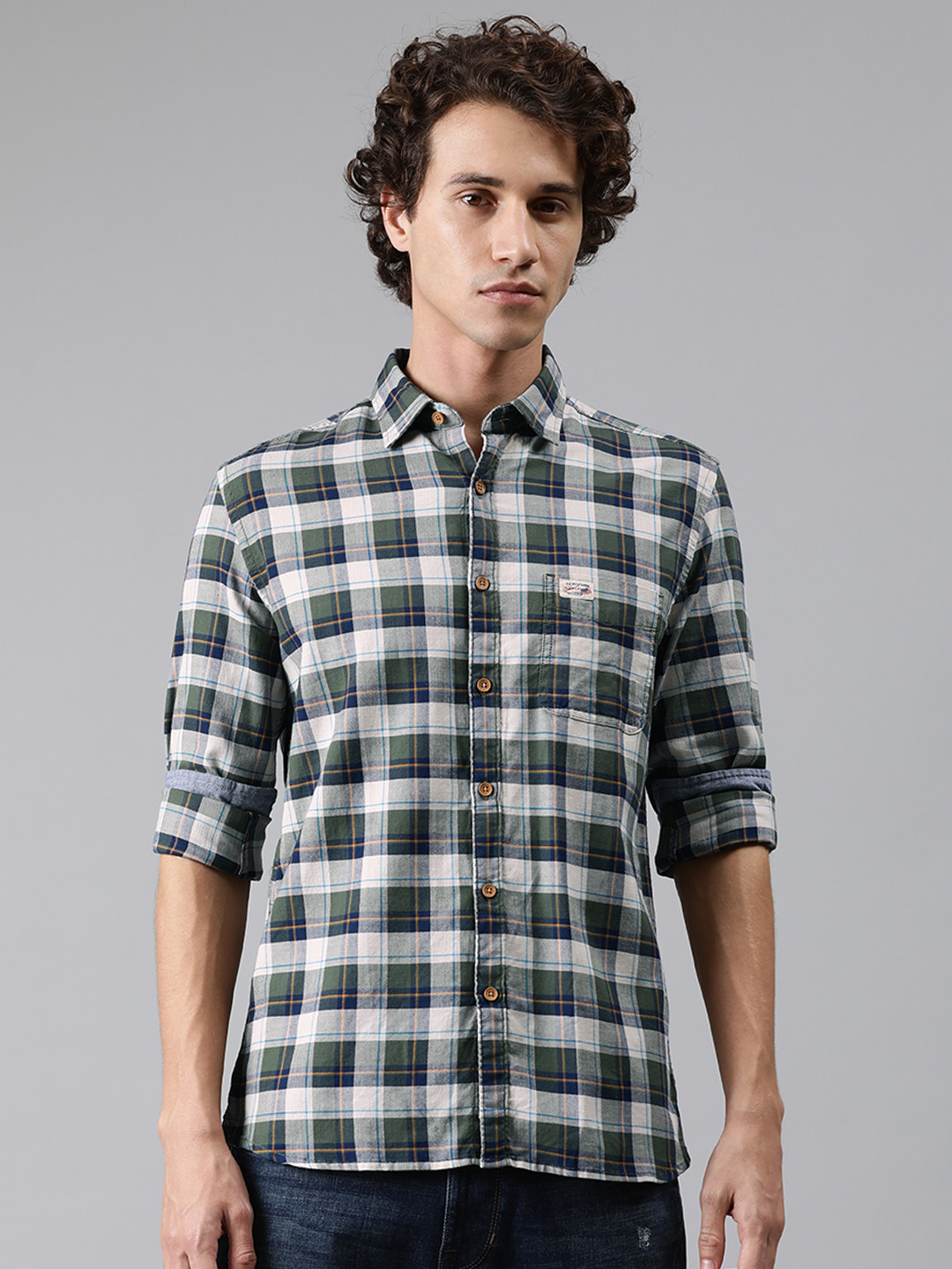 

U.S. Polo Assn. Denim Co. Men White & Olive Green Slim Fit Checked Casual Shirt