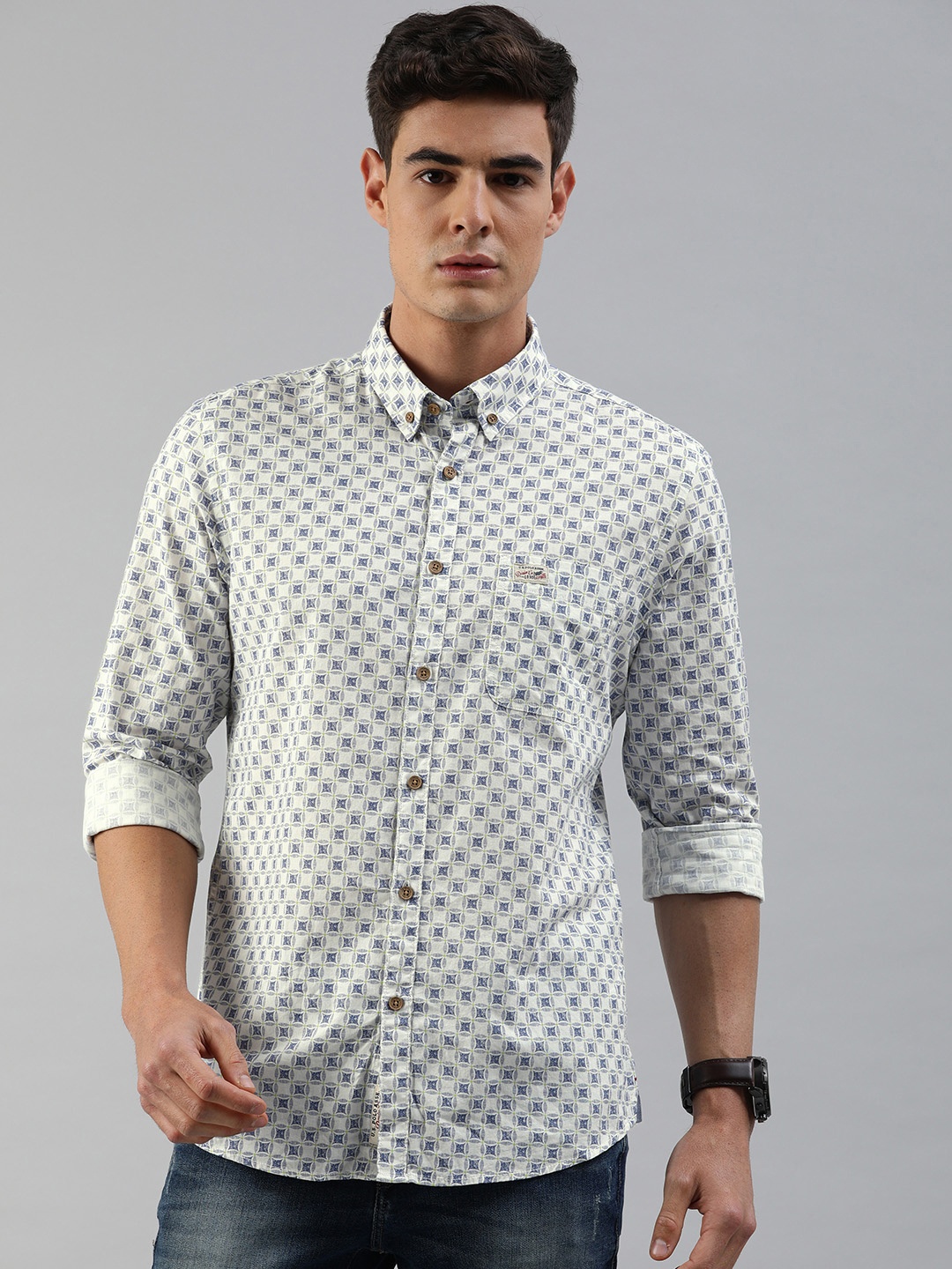 

U.S. Polo Assn. Denim Co. Men Off-White & Blue Slim Fit Printed Pure Cotton Casual Shirt