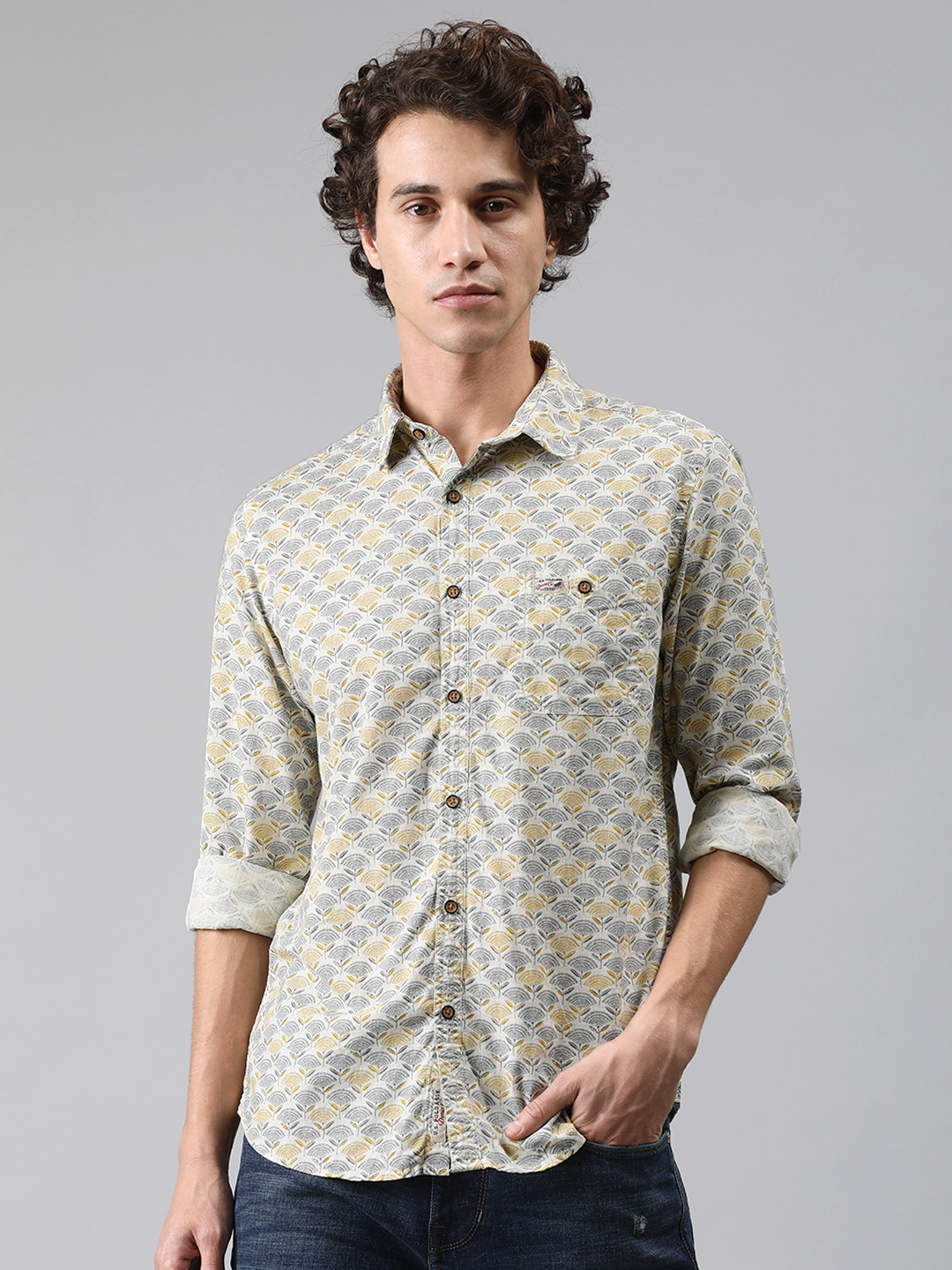 

U.S. Polo Assn. Denim Co. Men White & Grey Slim Fit Floral Printed Casual Shirt