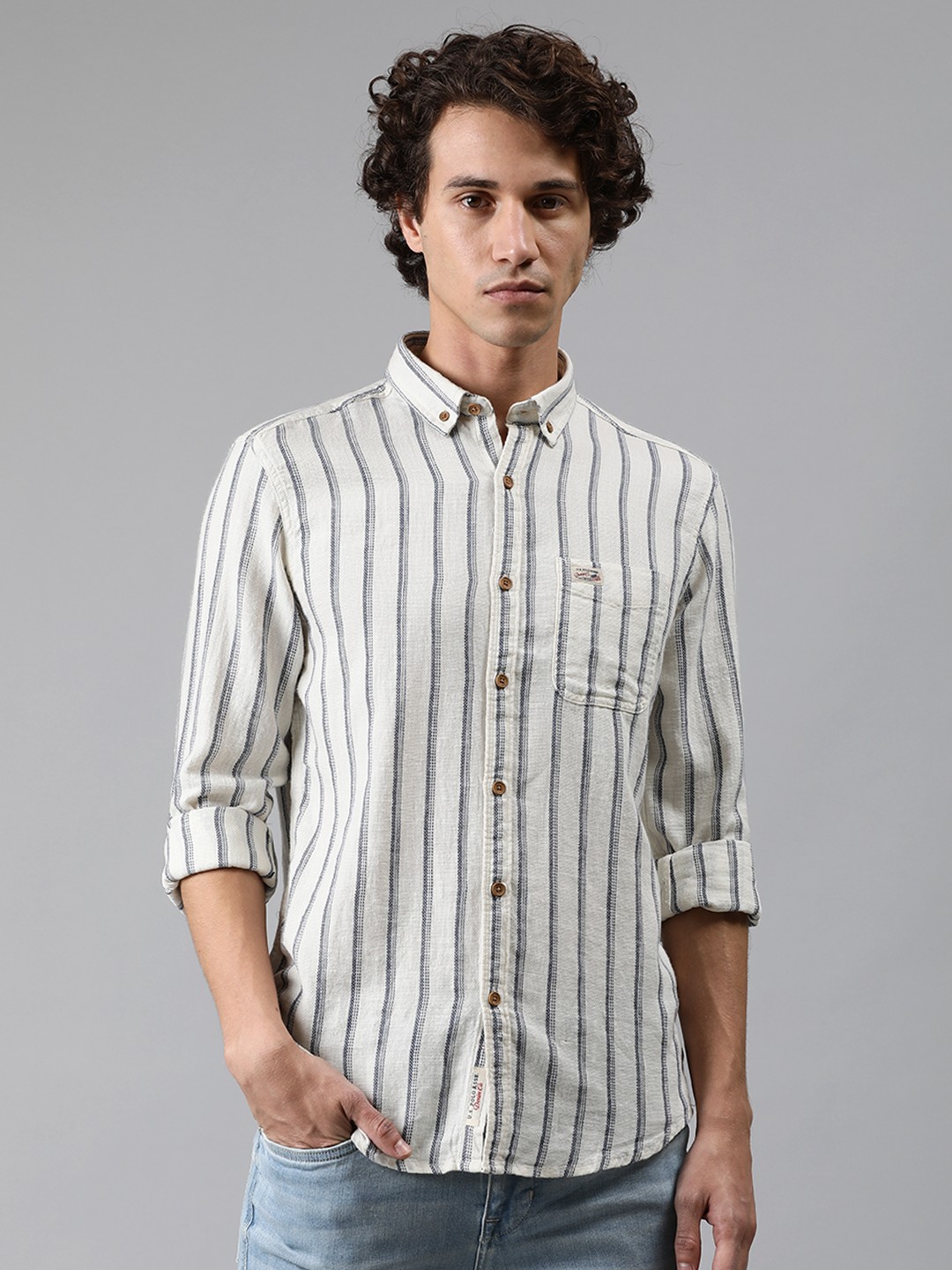 

U.S. Polo Assn. Denim Co. Men White & Blue Slim Fit Striped Casual Shirt