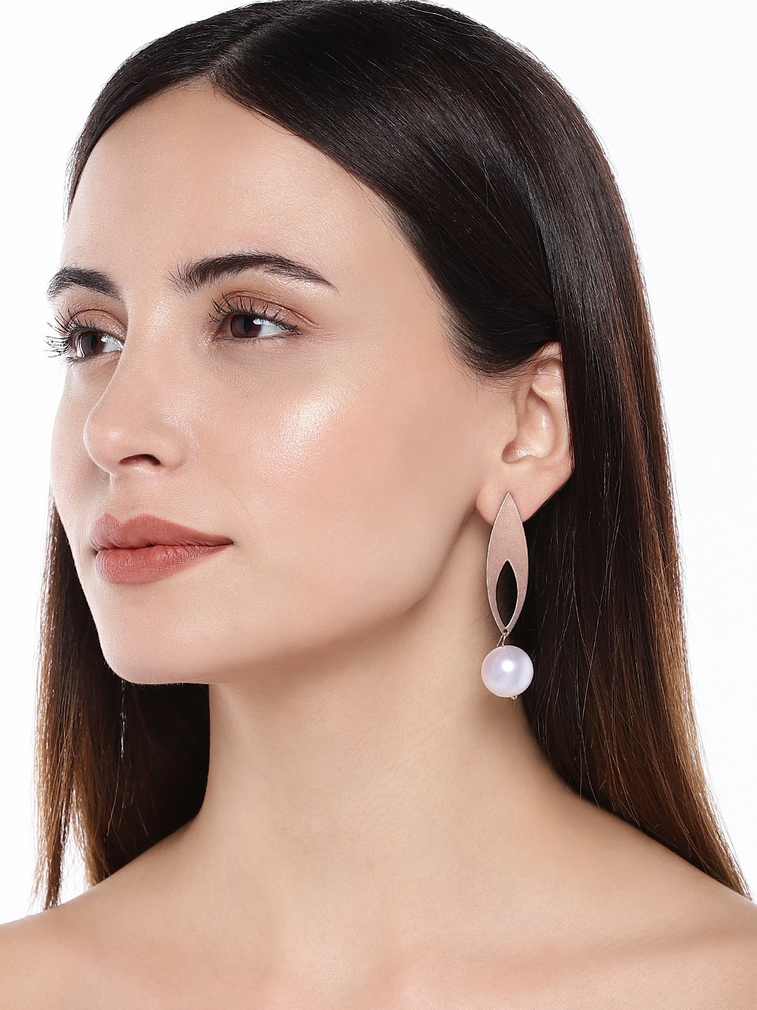

AccessHer Gold-Toned & White Teardrop Shaped Drop Earrings