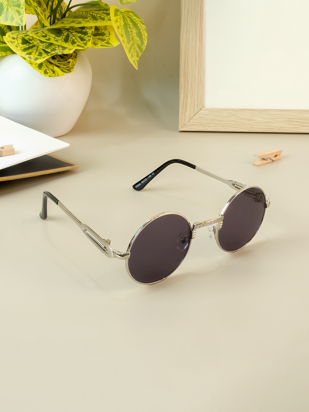 

Voyage Unisex Round UV Protected Sunglasses 0926MG3213, Black