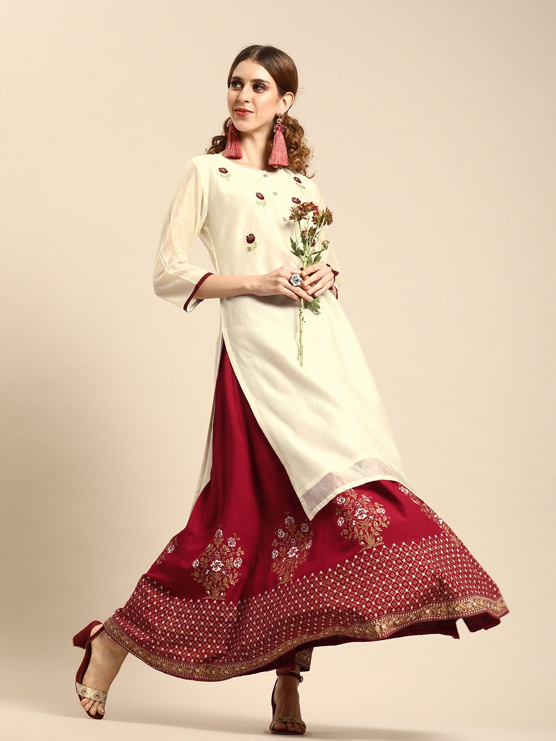 

Varanga Women Cream-Coloured & Maroon Solid Kurta with Skirt