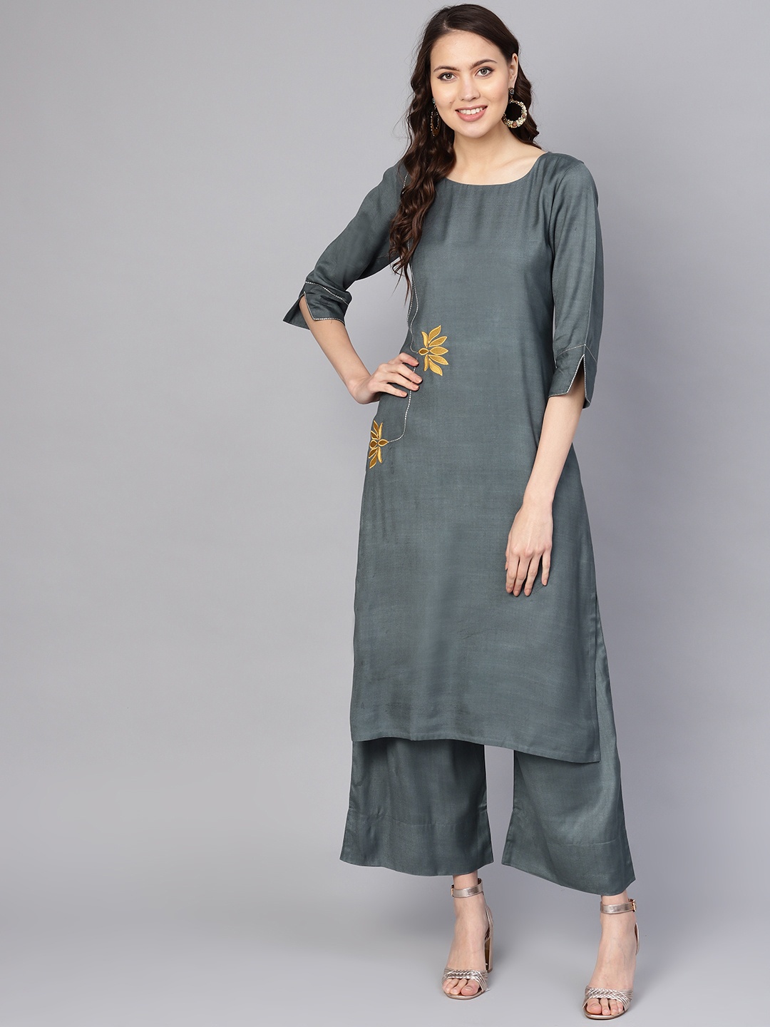 

Varanga Women Grey Kurta with Palazzos