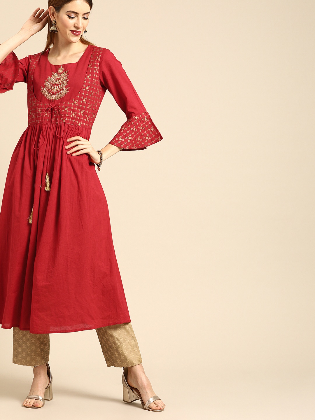 

Varanga Women Red & Gold-Toned Solid Kurta Set With Foil Printed Detail