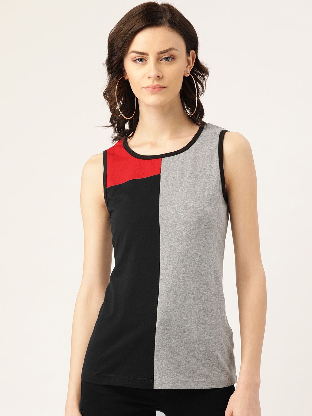 

Rute Women Grey Melange & Black Colourblocked Round Neck T-shirt