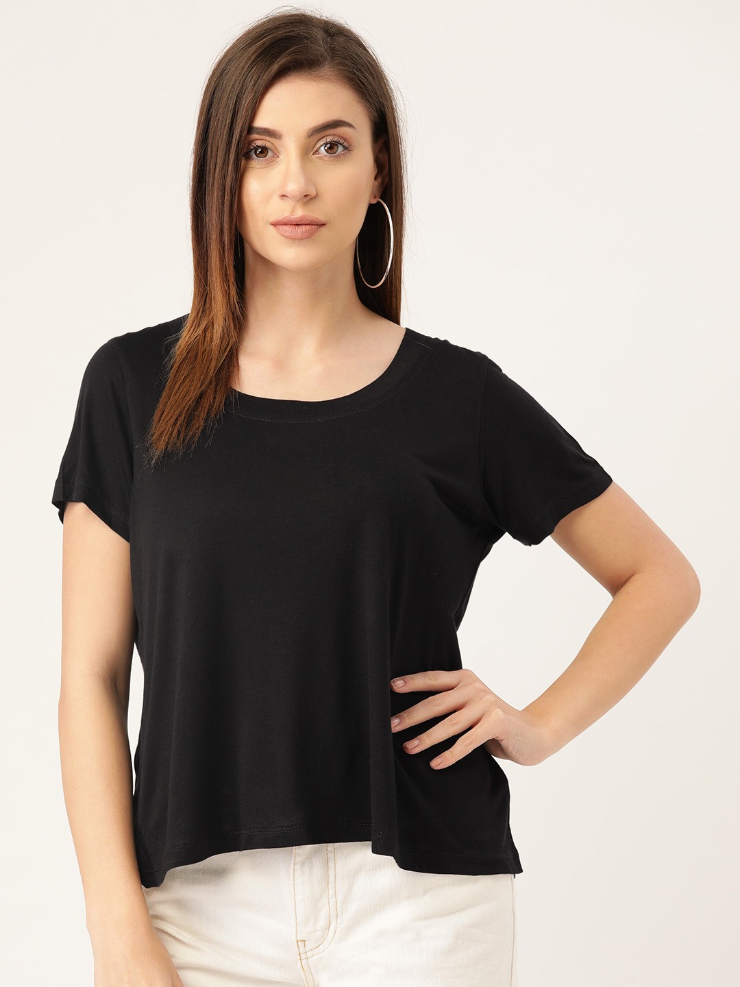 

Rute Women Black Solid Round Neck T-shirt