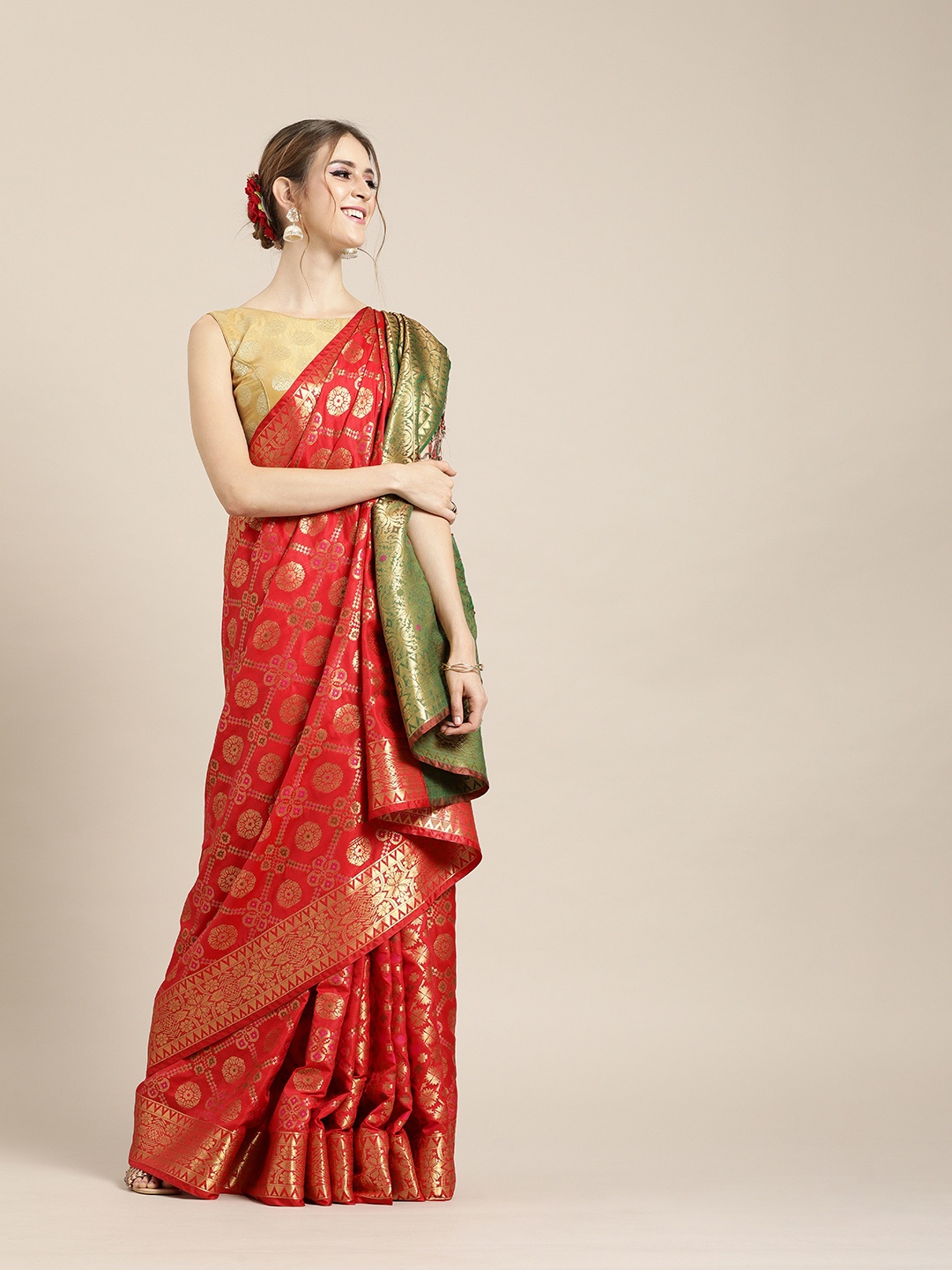 

Mitera Red & Gold-Toned Silk Blend Woven Design Kanjeevaram Saree