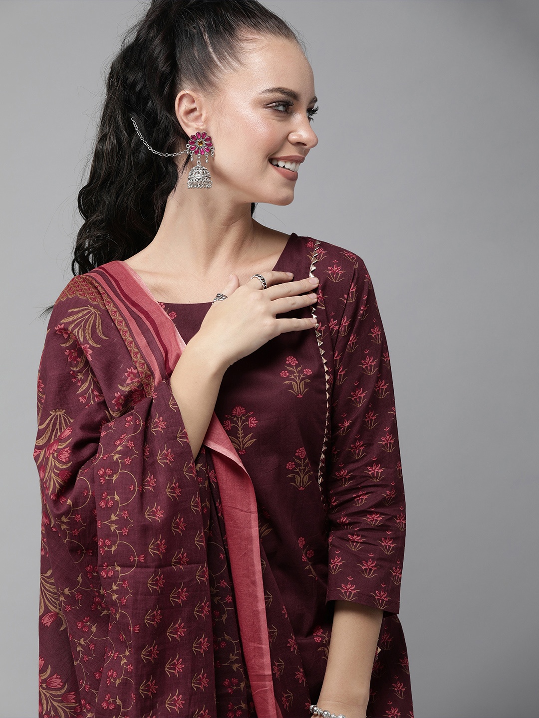 

Indo Era Folksy Floral Screen Print Cotton Kurta Set, Burgundy