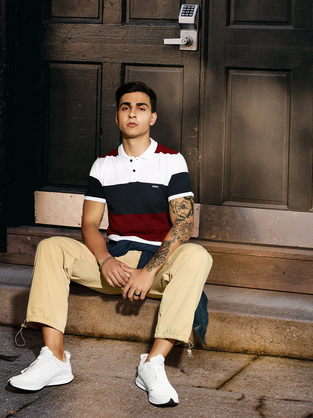 

Roadster Men White Navy Blue Colourblocked Polo Collar Pure Cotton T-shirt