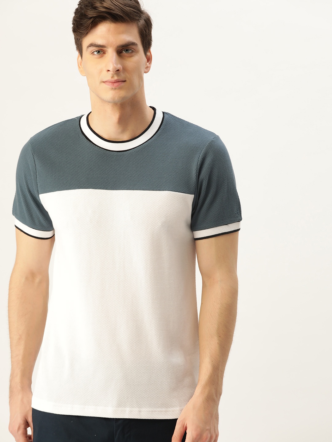 

ether Men White & Grey Colourblocked Round Neck T-shirt