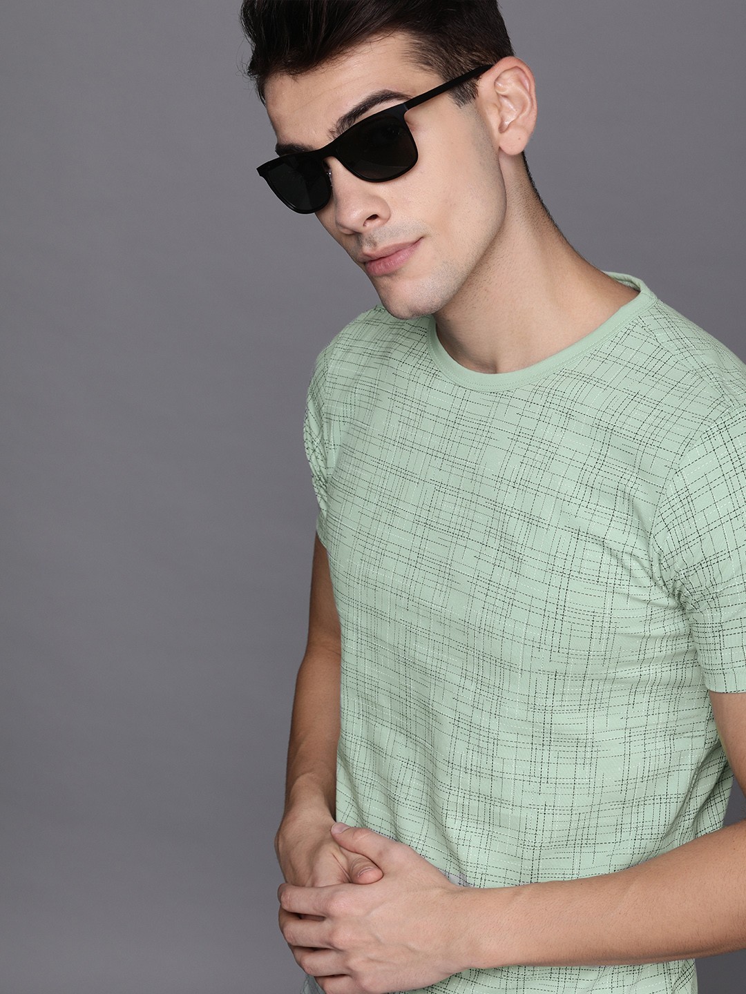 

Louis Philippe Jeans Men Green Black Checked Slim Fit Round Neck Pure Cotton T-shirt