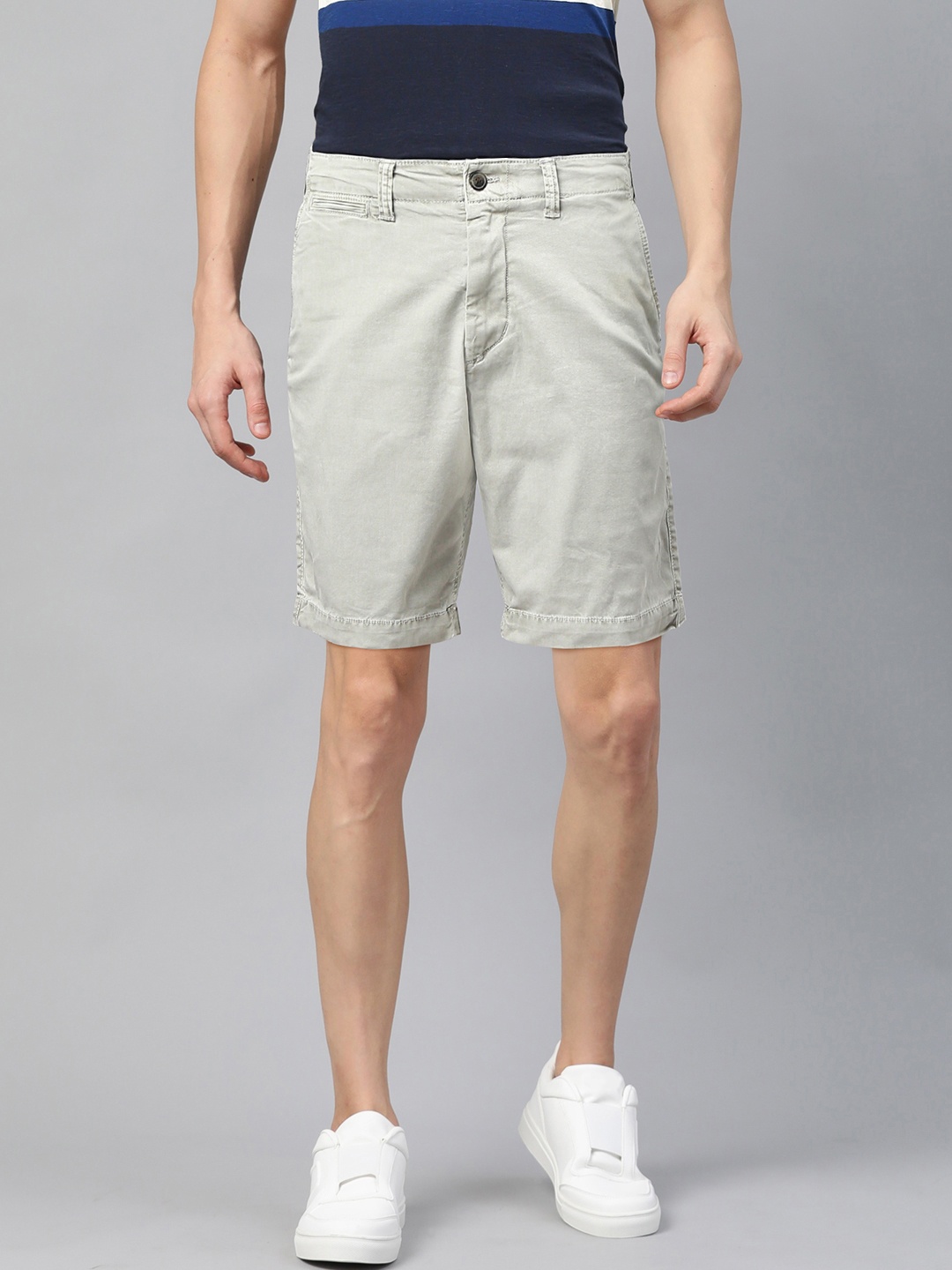 

AMERICAN EAGLE OUTFITTERS Men Grey Solid Regular Fit Regular Shorts