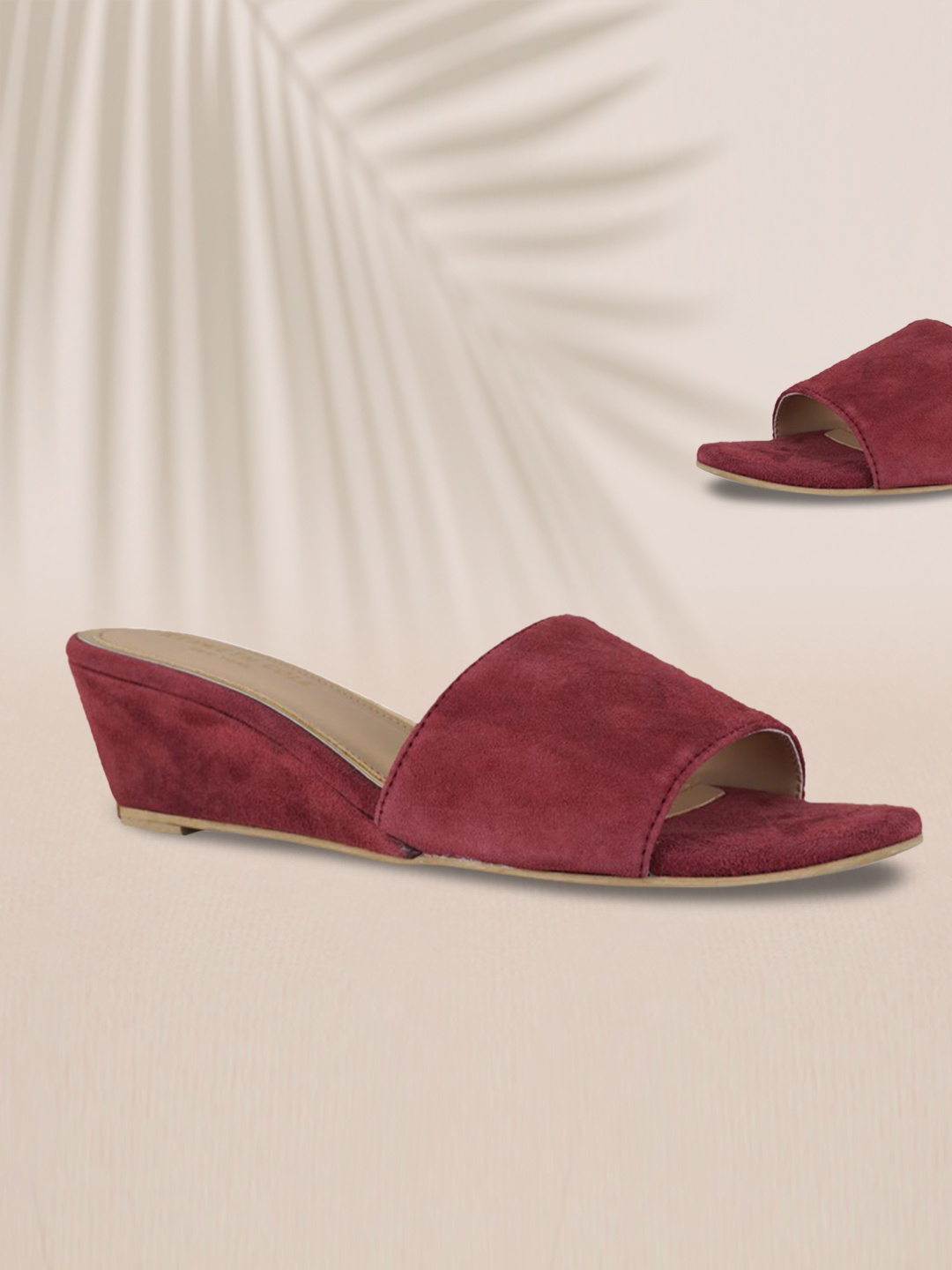 

Kenneth Cole Women Maroon Solid Sandals