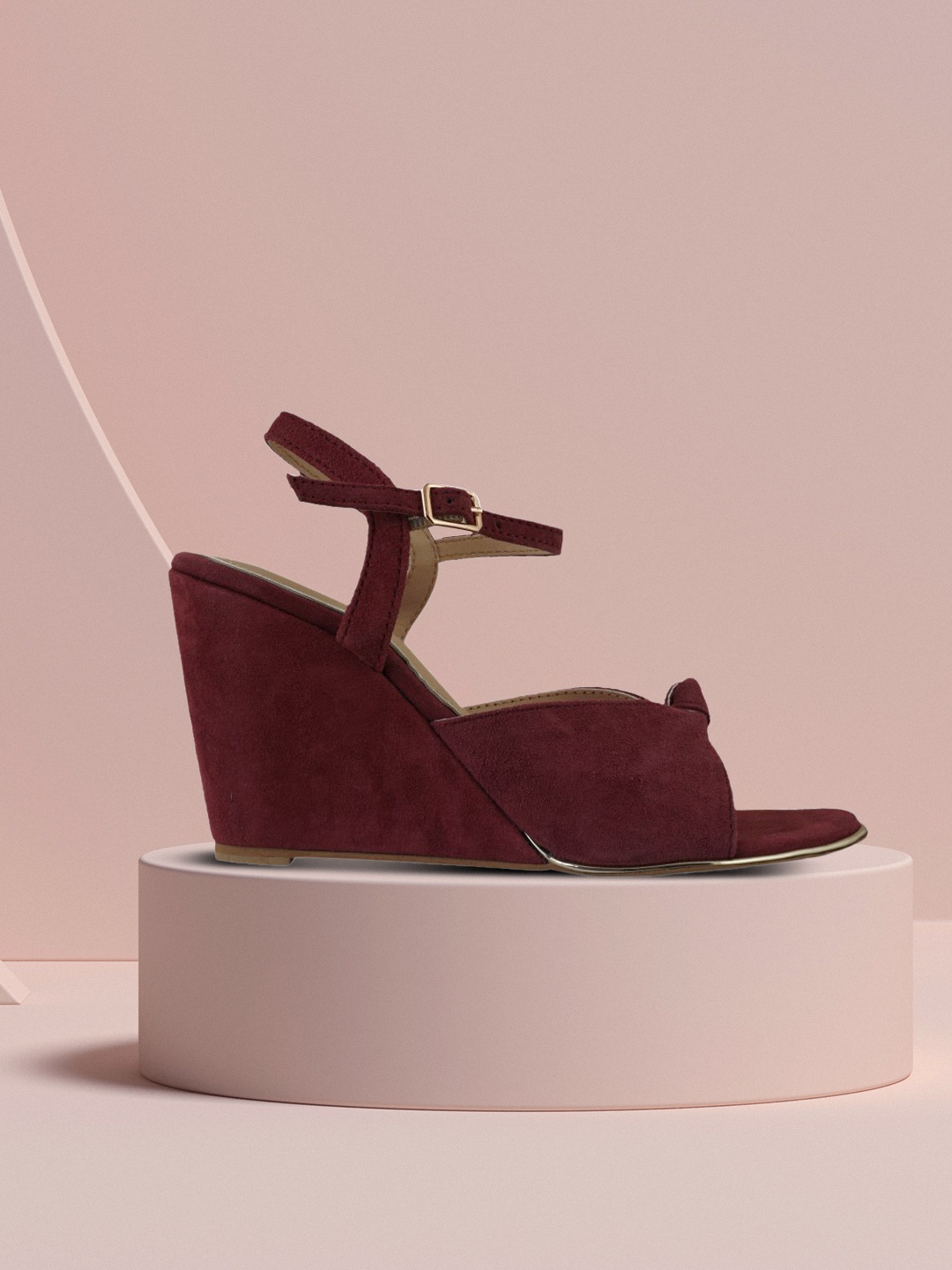 

Kenneth Cole Women Maroon Solid Sandals