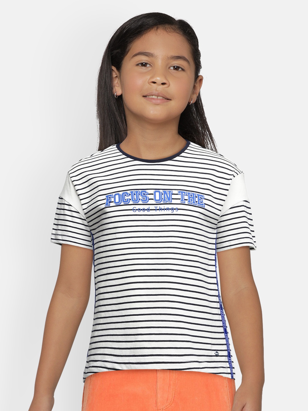 

Lee Cooper Girls Off-White Black Striped Round Neck Pure Cotton T-shirt