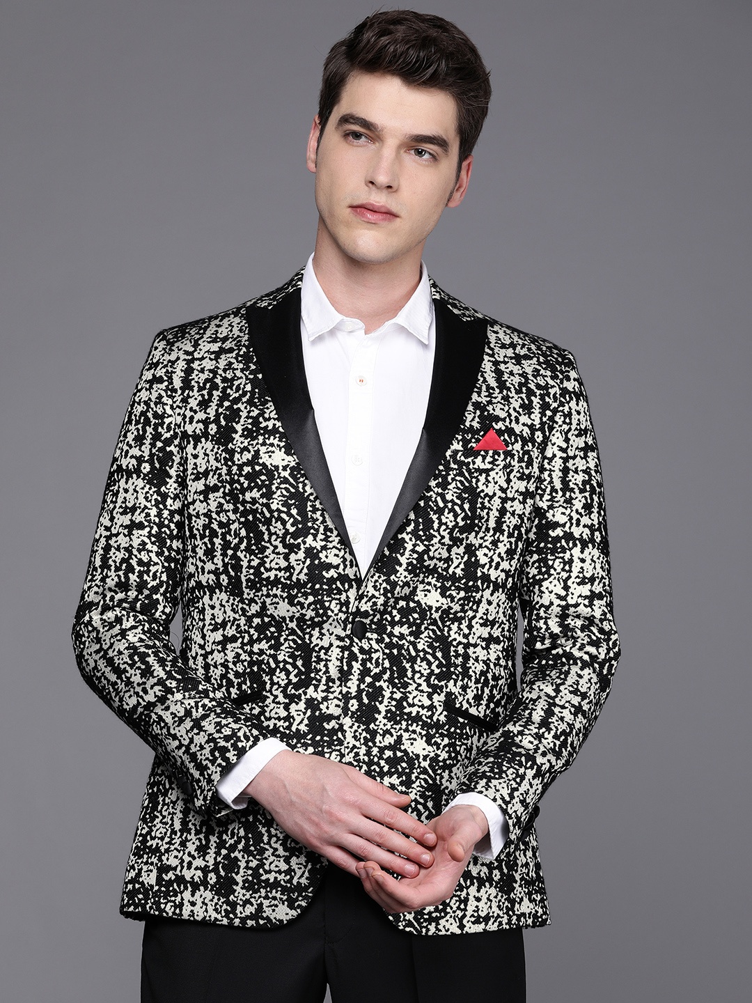 

SUITLTD Men Black & White Self Design Slim Fit Party Blazer