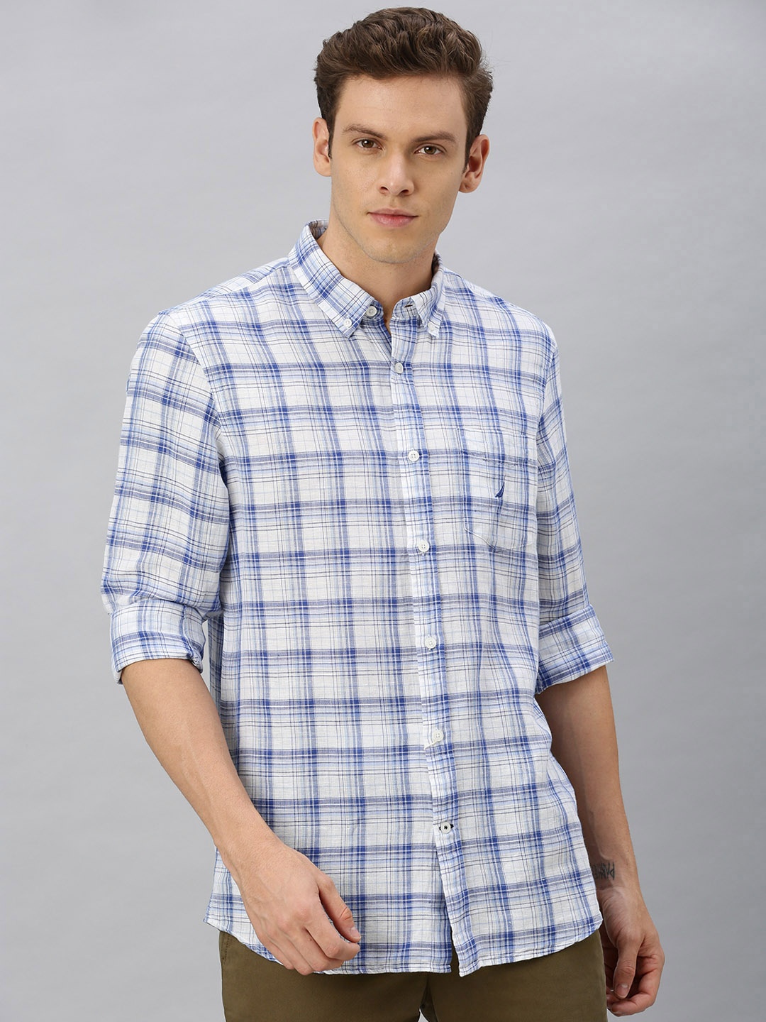 

Nautica Men White & Blue Slim Fit Checked Casual Shirt