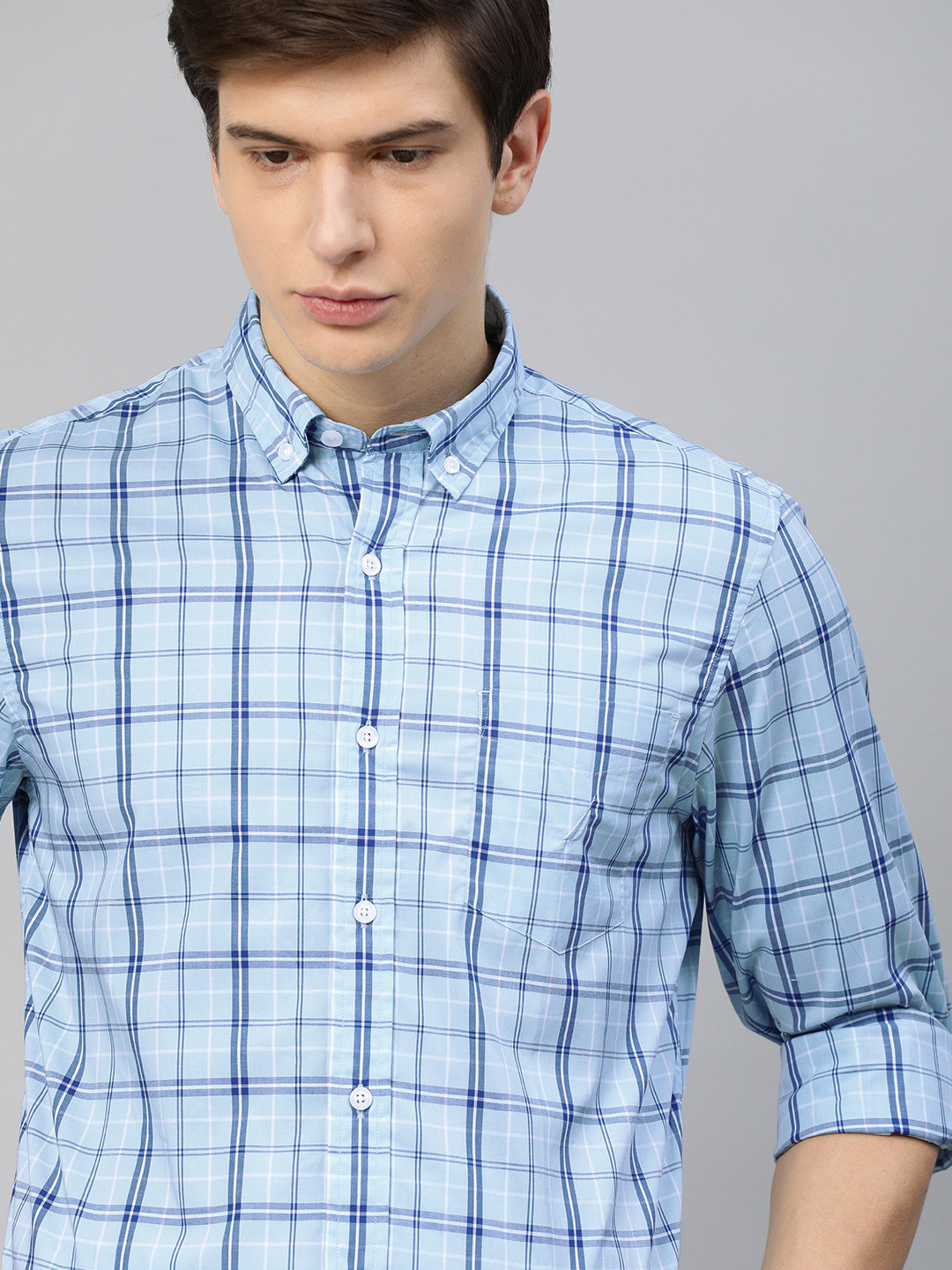 

Nautica Men Blue & White Slim Fit Checked Casual Shirt