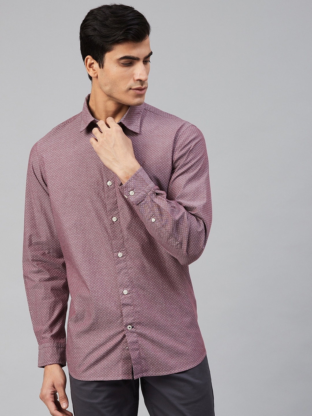 

Nautica Men Mauve & White Classic Regular Fit Ditsy Print Casual Shirt