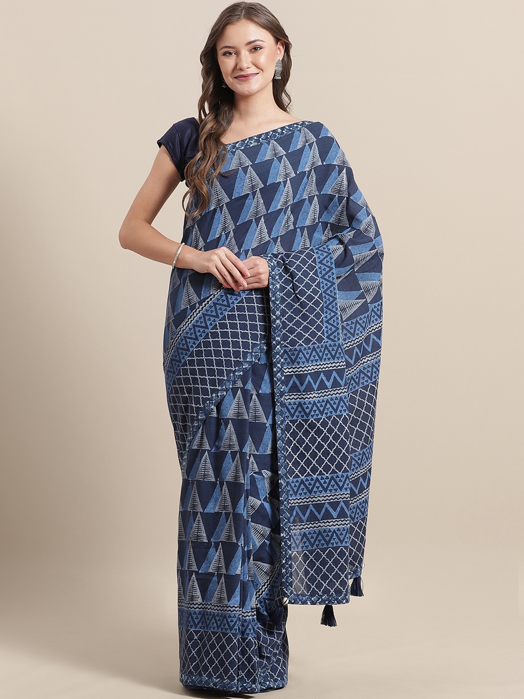 

Nakshi Navy Blue & Off-White Printed Saree