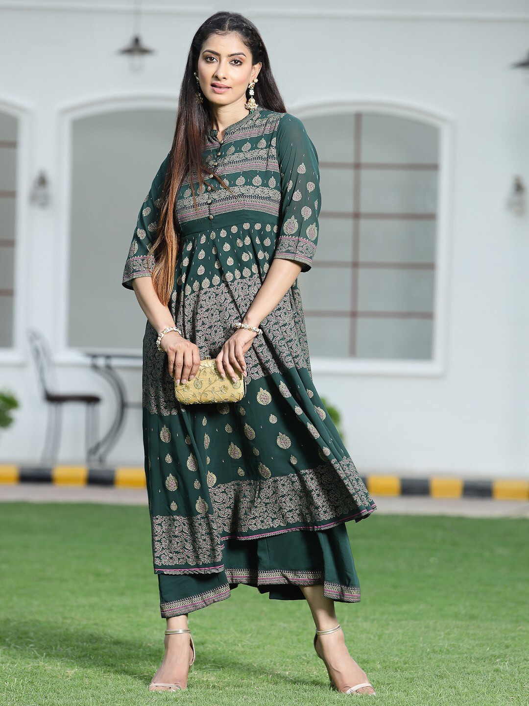 

Juniper Women Green & Golden Layered Foil Print Maxi Dress