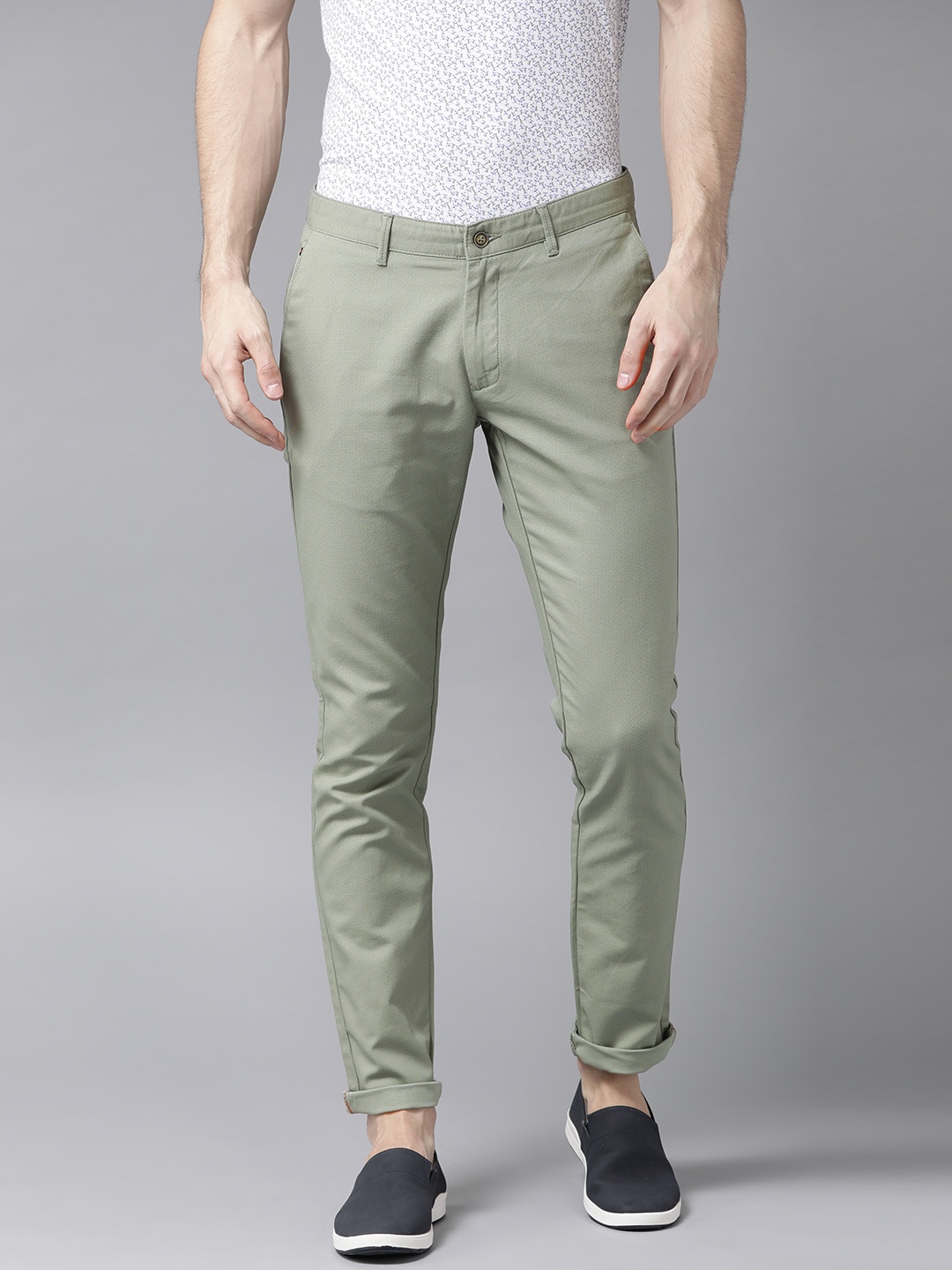 

Blackberrys Men Olive Green B-91 Sharp Regular Fit Printed Regular Trousers