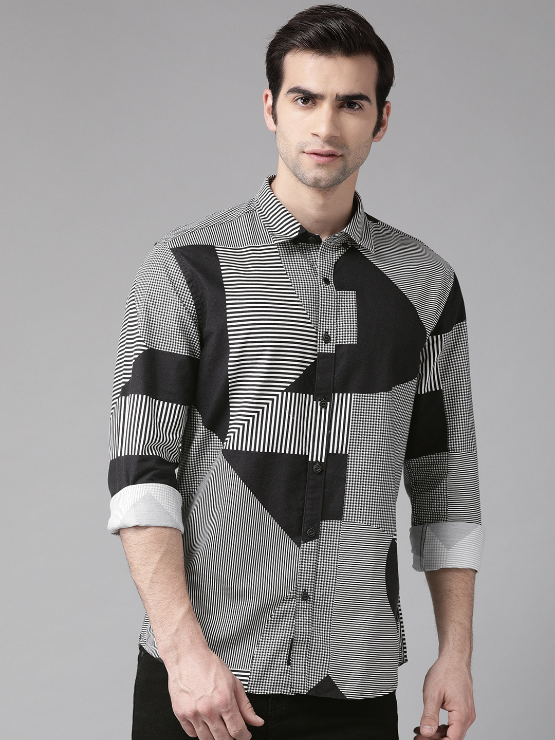 

Blackberrys Men Black & White Trim Skinny Fit Printed Casual Shirt