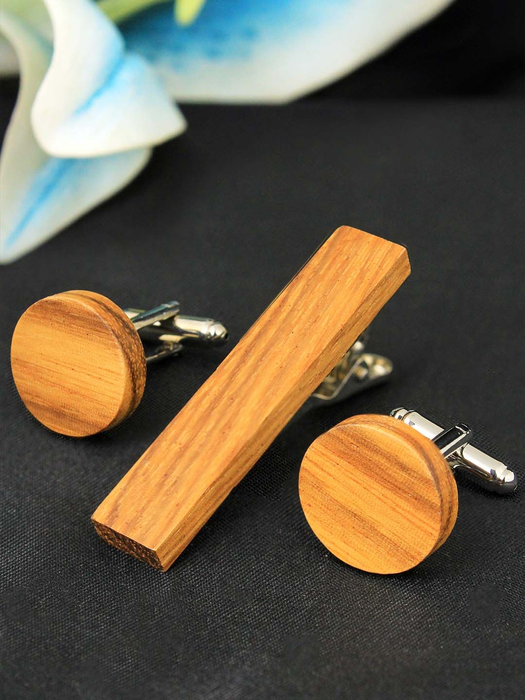 

PELUCHE Men Tan Brown Rhodium Plated Accessory Gift Set
