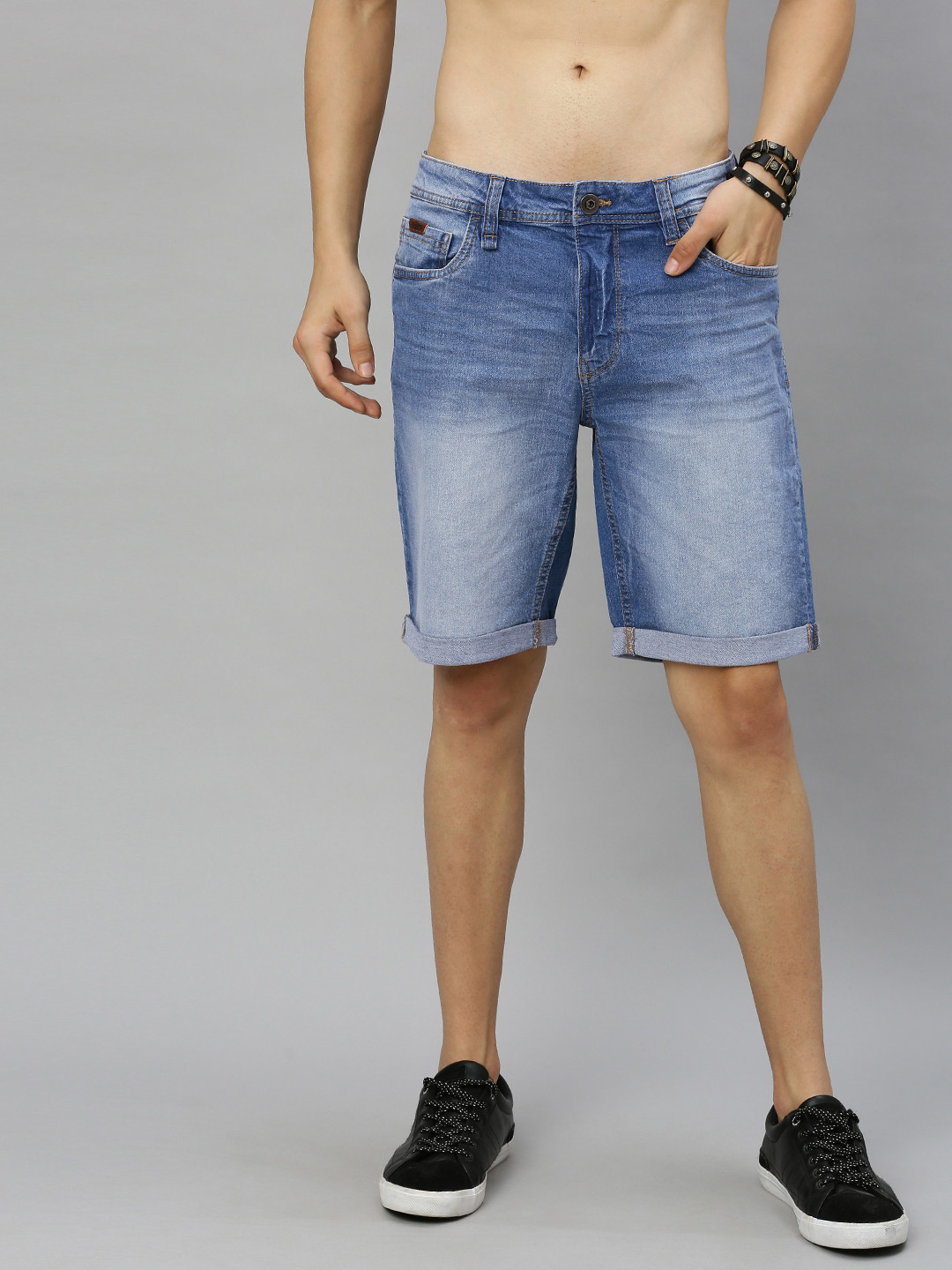 

Roadster Men Blue Solid Regular Fit Denim Shorts