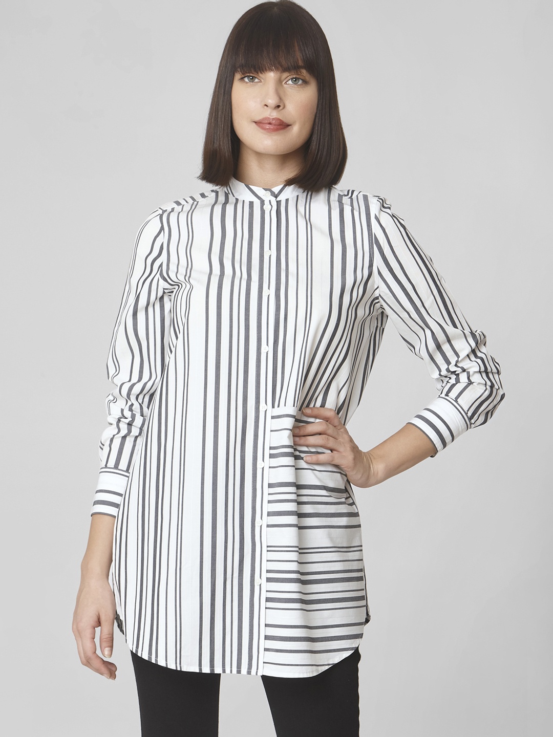 

Vero Moda Women White & Black Regular Fit Striped Casual Shirt