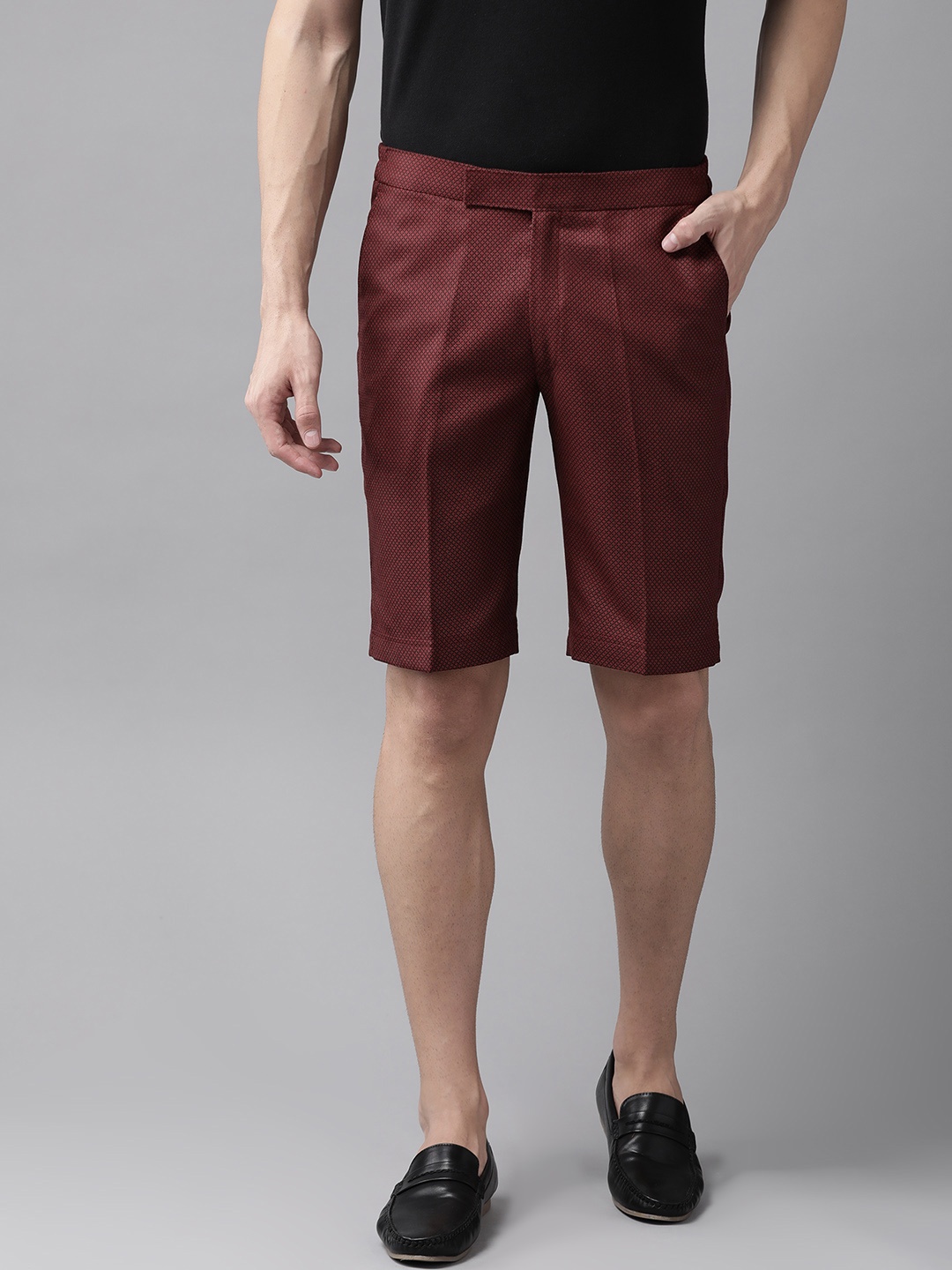 

Shaftesbury London Men Maroon & Black Self-Design Slim Fit Low-Rise Chino Shorts