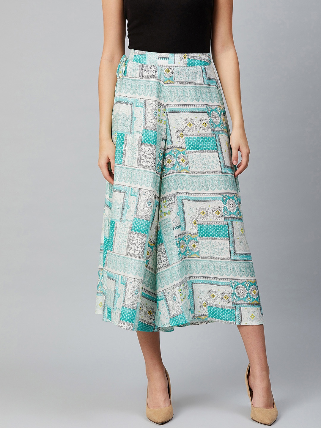 

AURELIA Women Blue & White Regular Fit Printed 3/4th Culottes