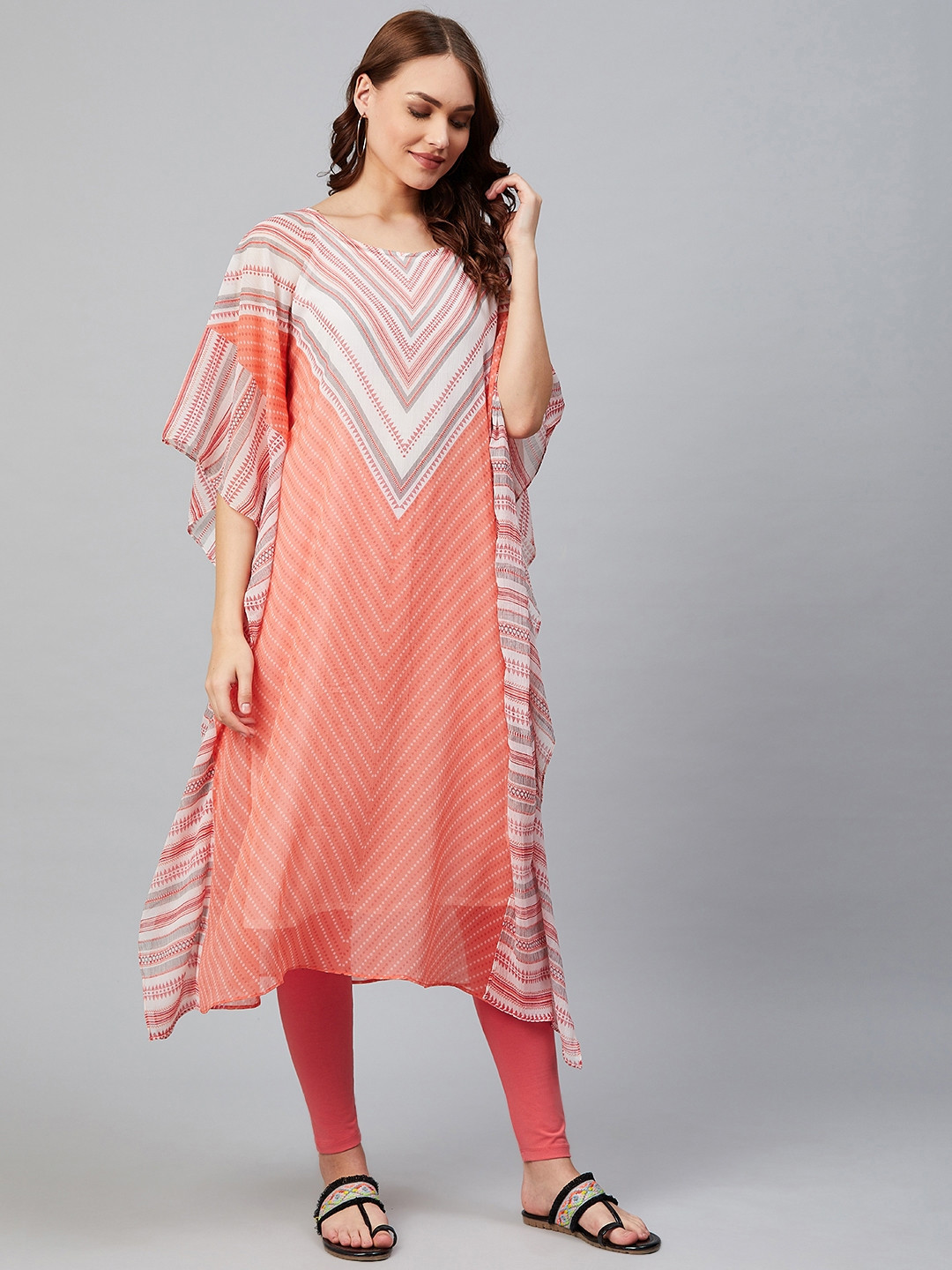 

AURELIA Women Peach-Coloured & Off-White Printed Kaftan Kurta with Inner
